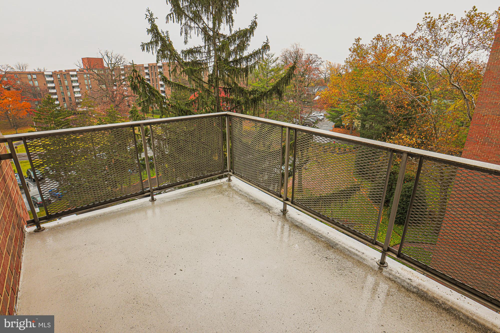 ELEVEN SLADE - Residential