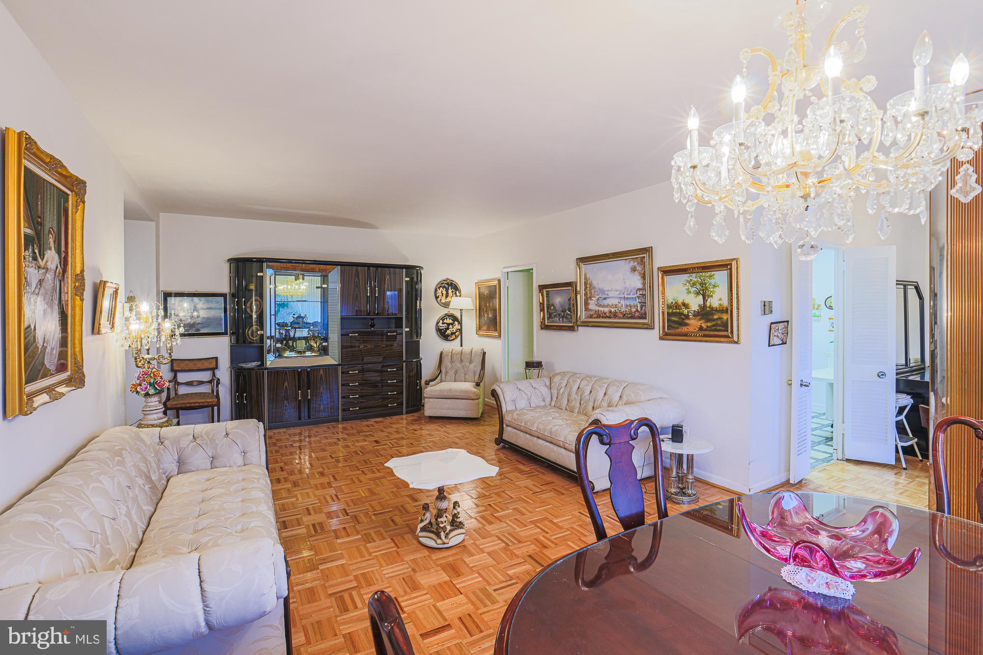 ELEVEN SLADE - Residential