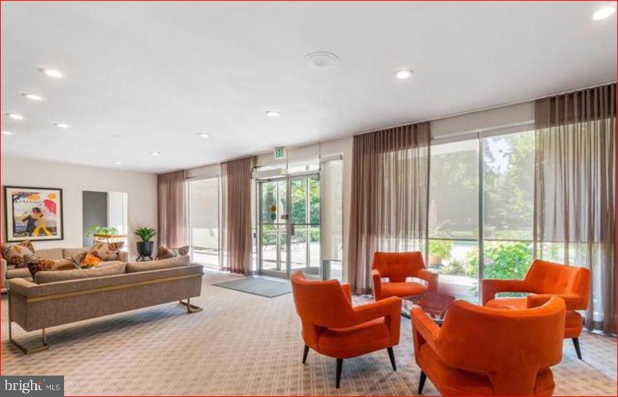 ELEVEN SLADE - Residential