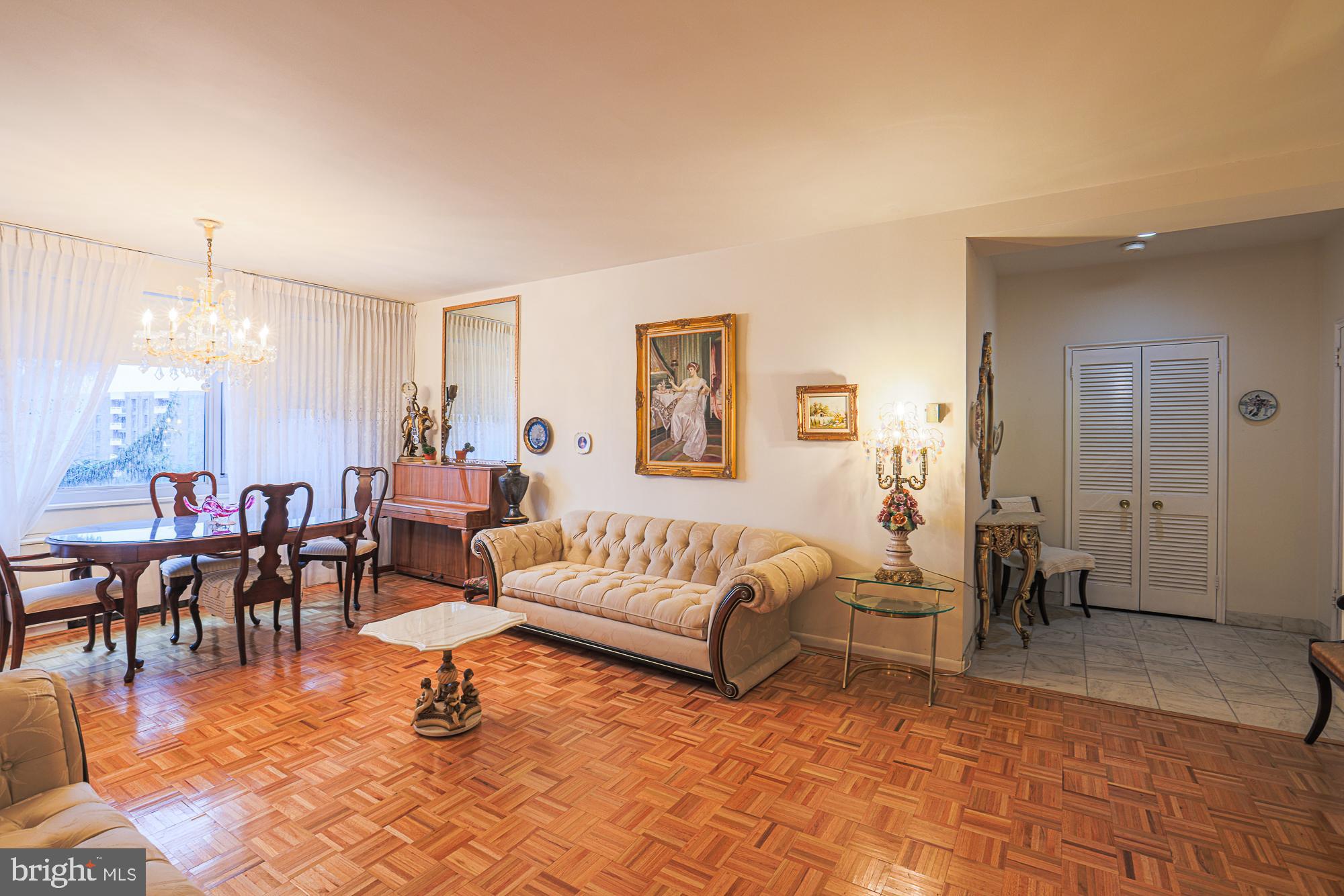 ELEVEN SLADE - Residential