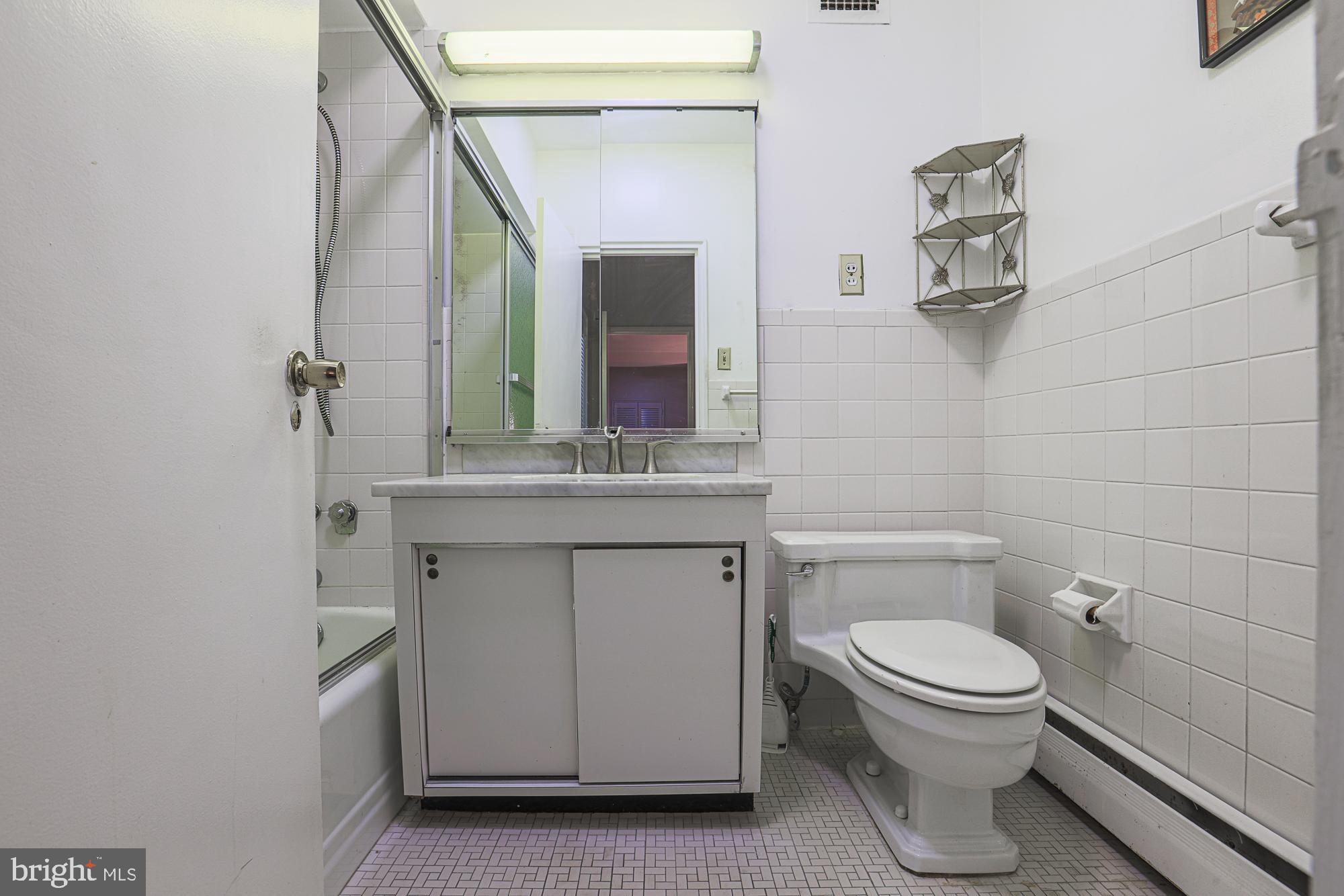 ELEVEN SLADE - Residential