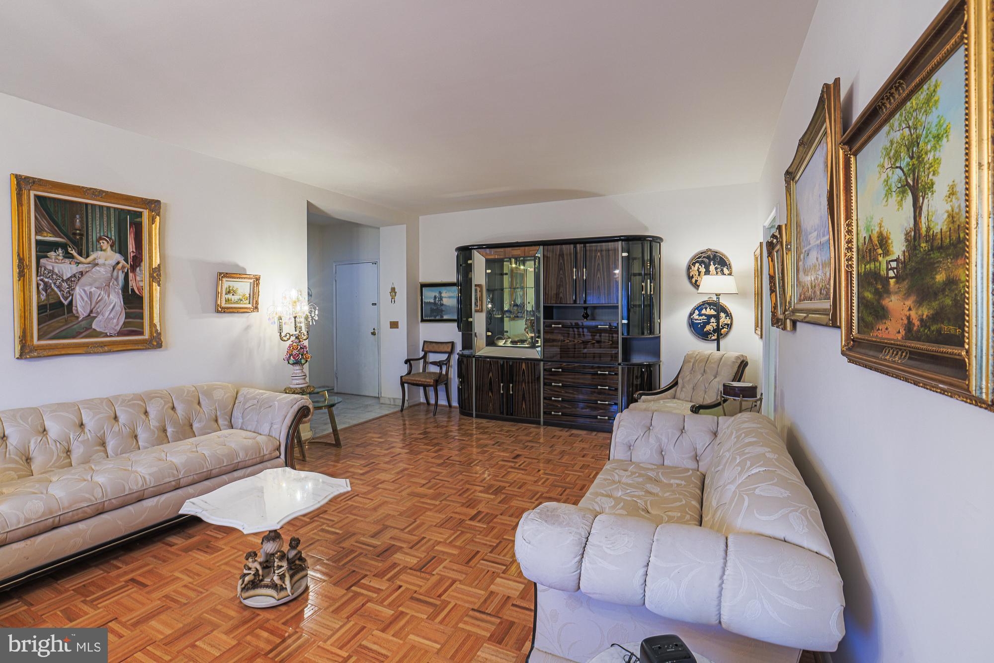 ELEVEN SLADE - Residential