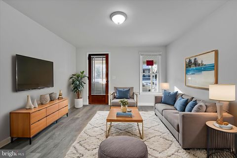 1619 1/2 1/2 CENTER 1/2 LEBANON PA 17042