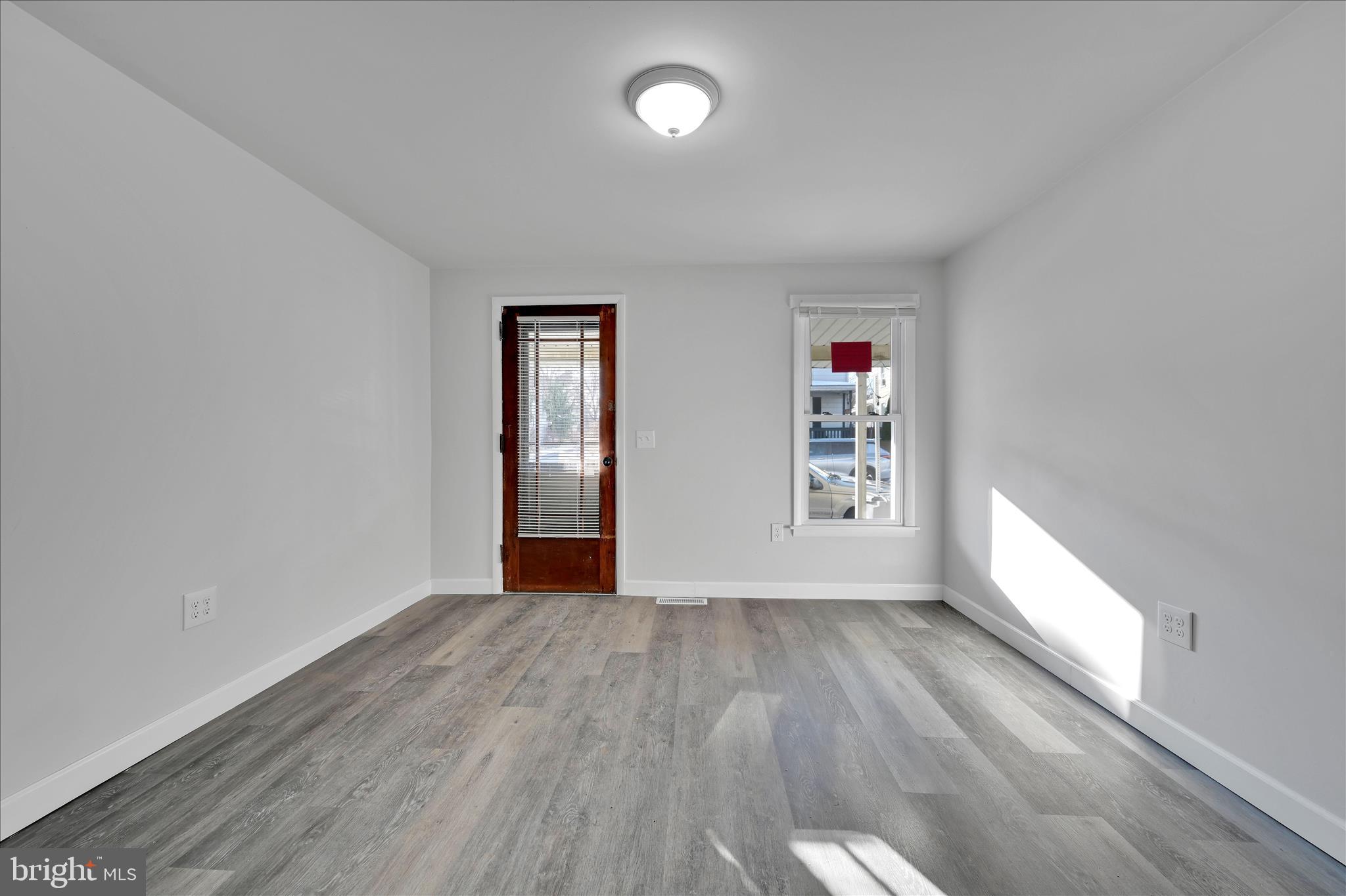 1619 1/2 1/2 CENTER 1/2