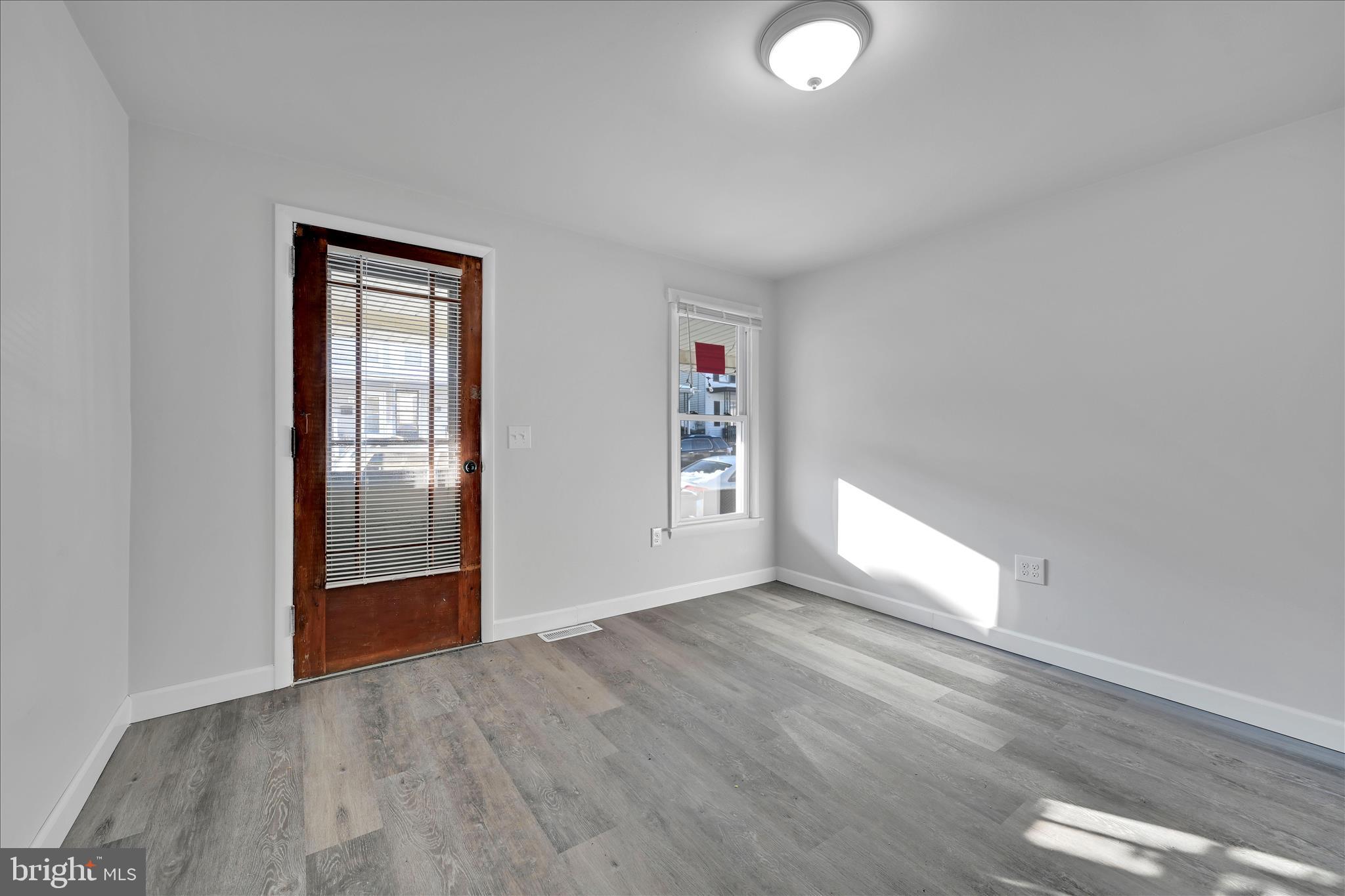 1619 1/2 1/2 CENTER 1/2