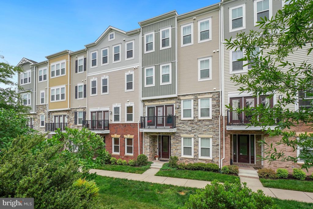 Photo of 24523 Glenville Grove Terrace, ALDIE, VA 20105 (MLS # VALO2125920)