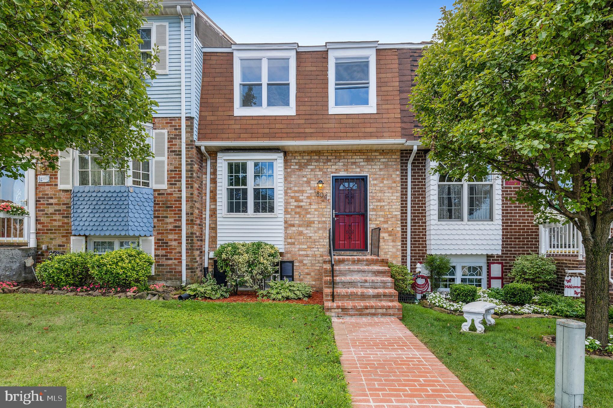 DUNSHIRE TOWNHOUSES - Residential