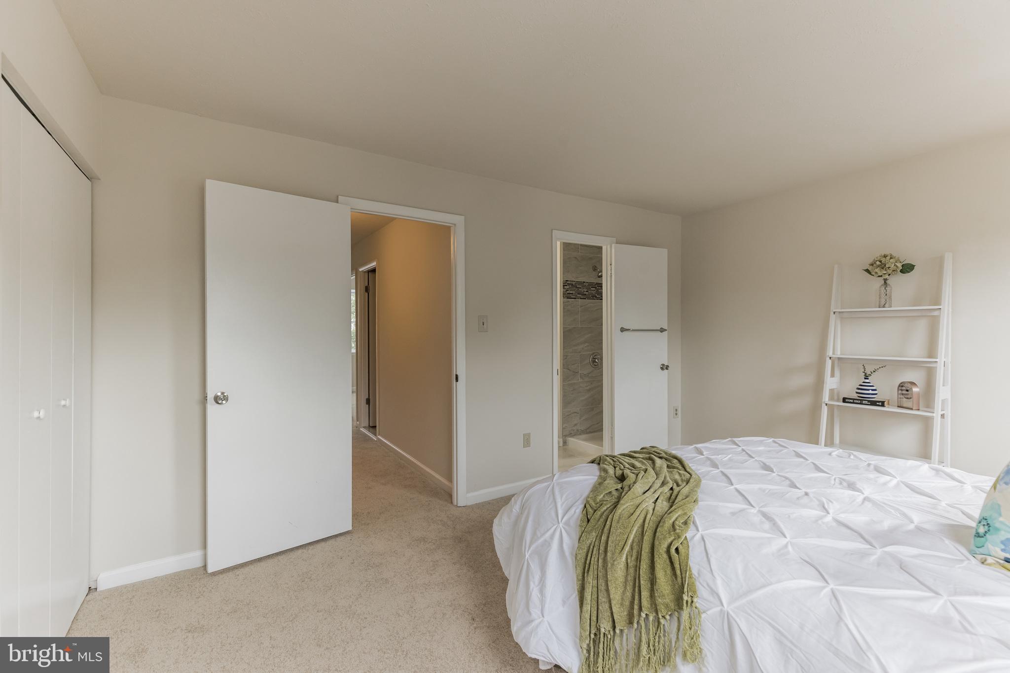 DUNSHIRE TOWNHOUSES - Residential