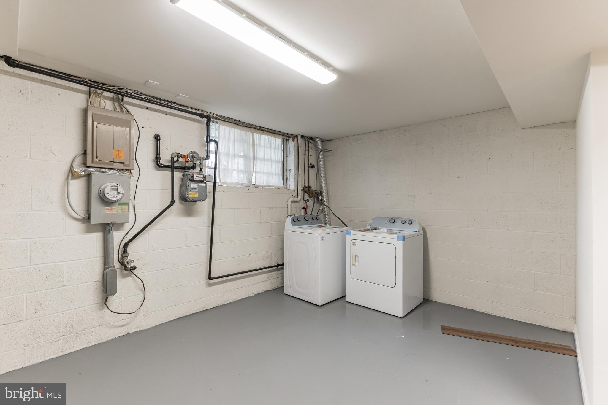 DUNSHIRE TOWNHOUSES - Residential