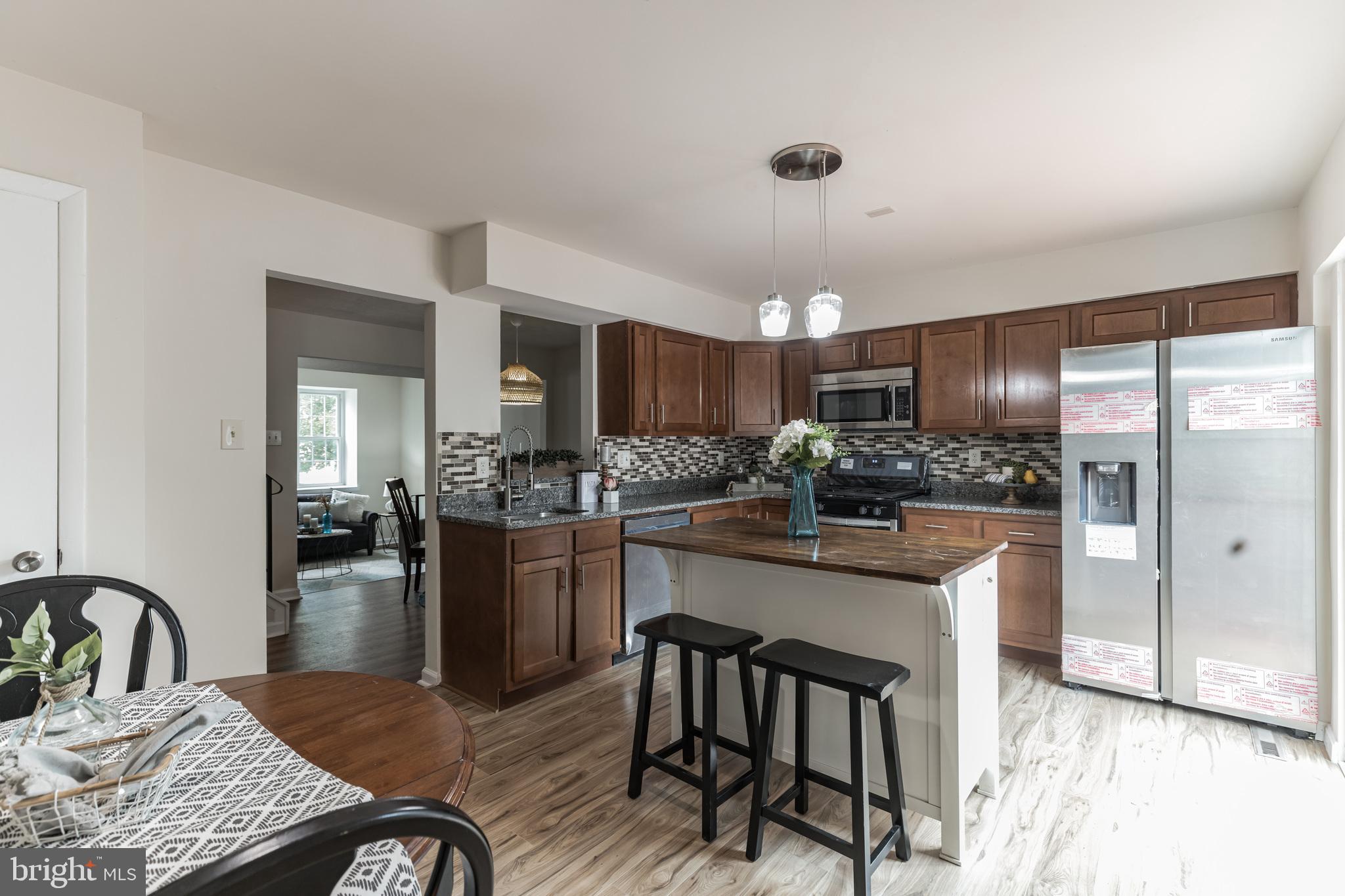 DUNSHIRE TOWNHOUSES - Residential