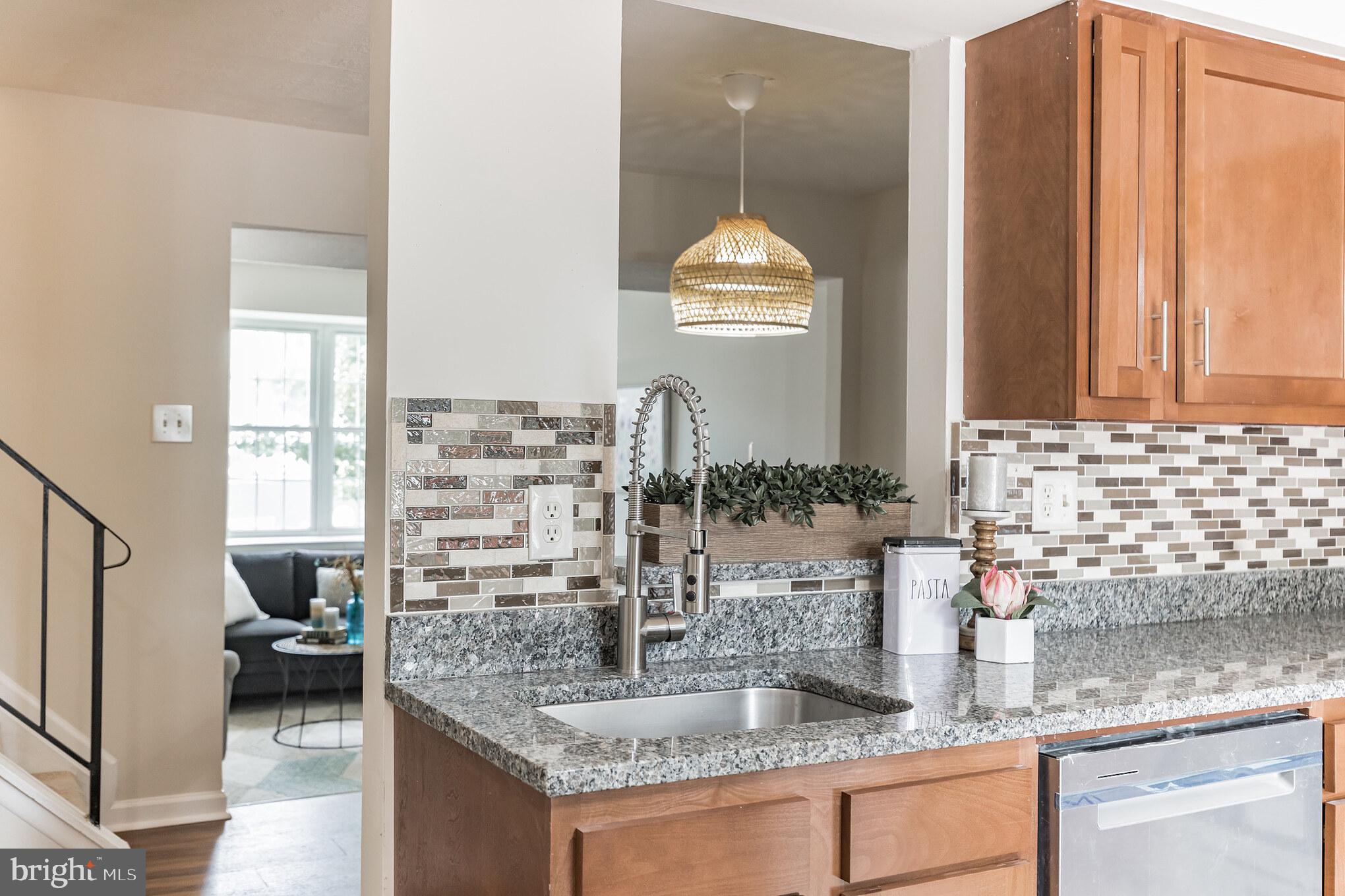 DUNSHIRE TOWNHOUSES - Residential