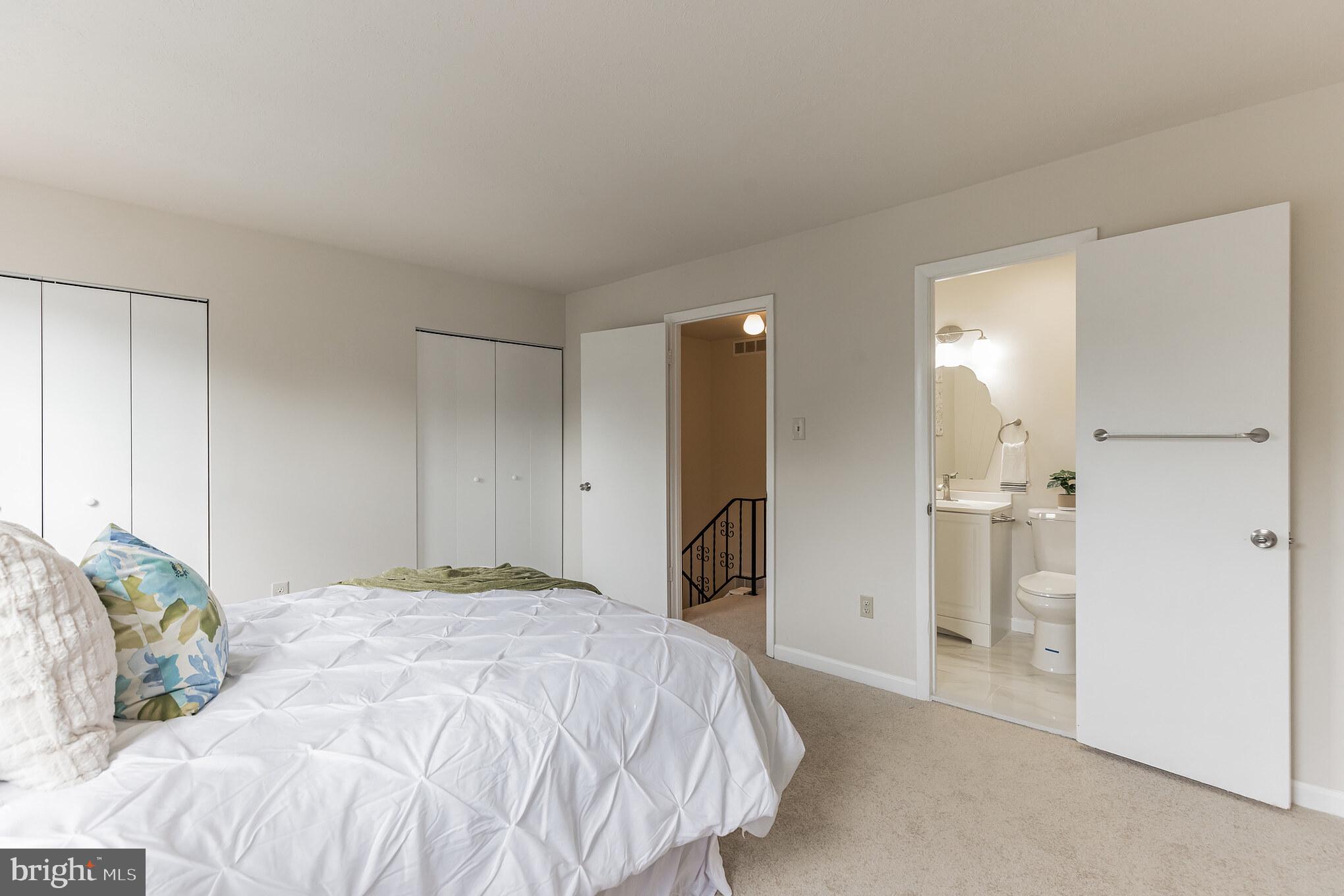 DUNSHIRE TOWNHOUSES - Residential