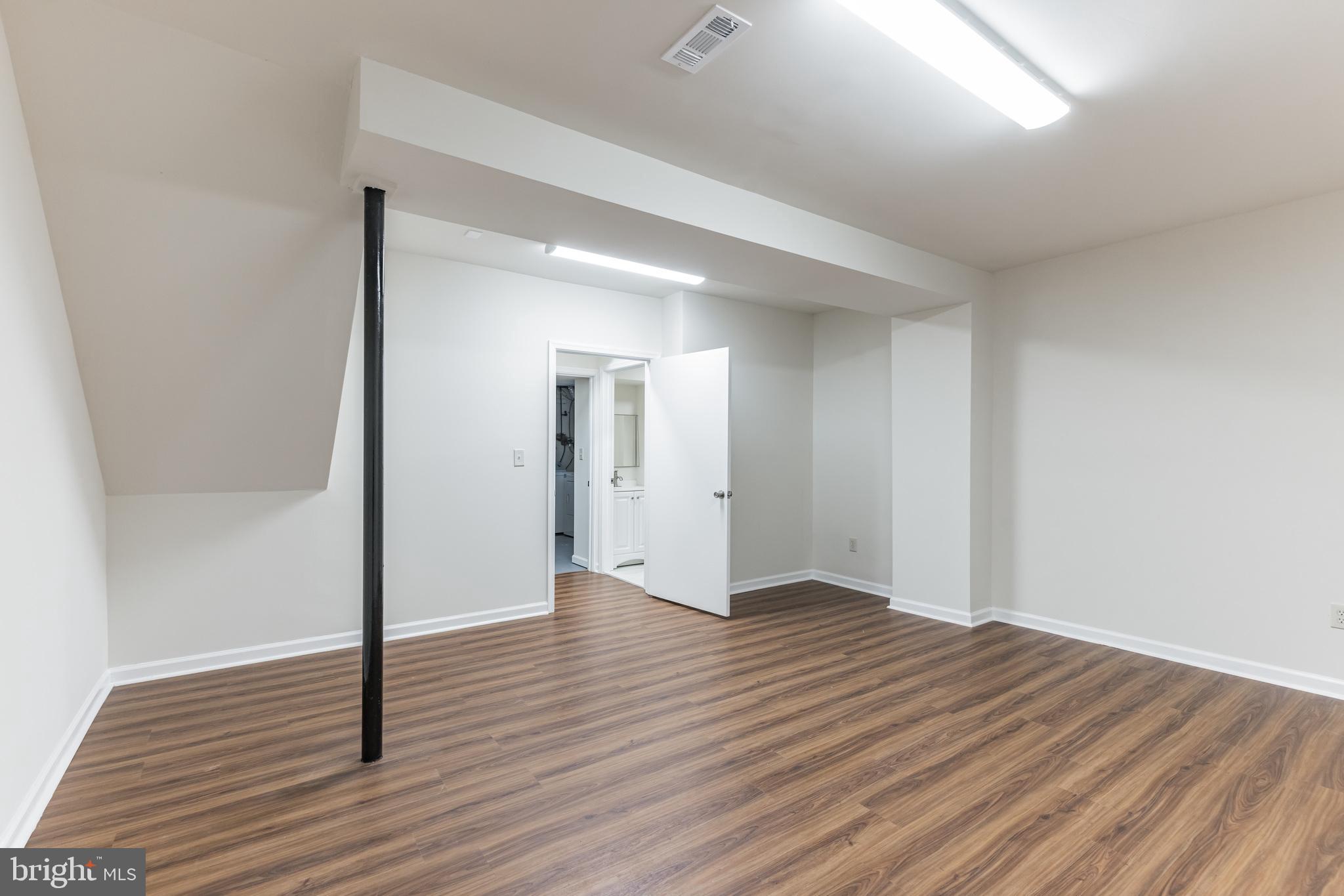 DUNSHIRE TOWNHOUSES - Residential