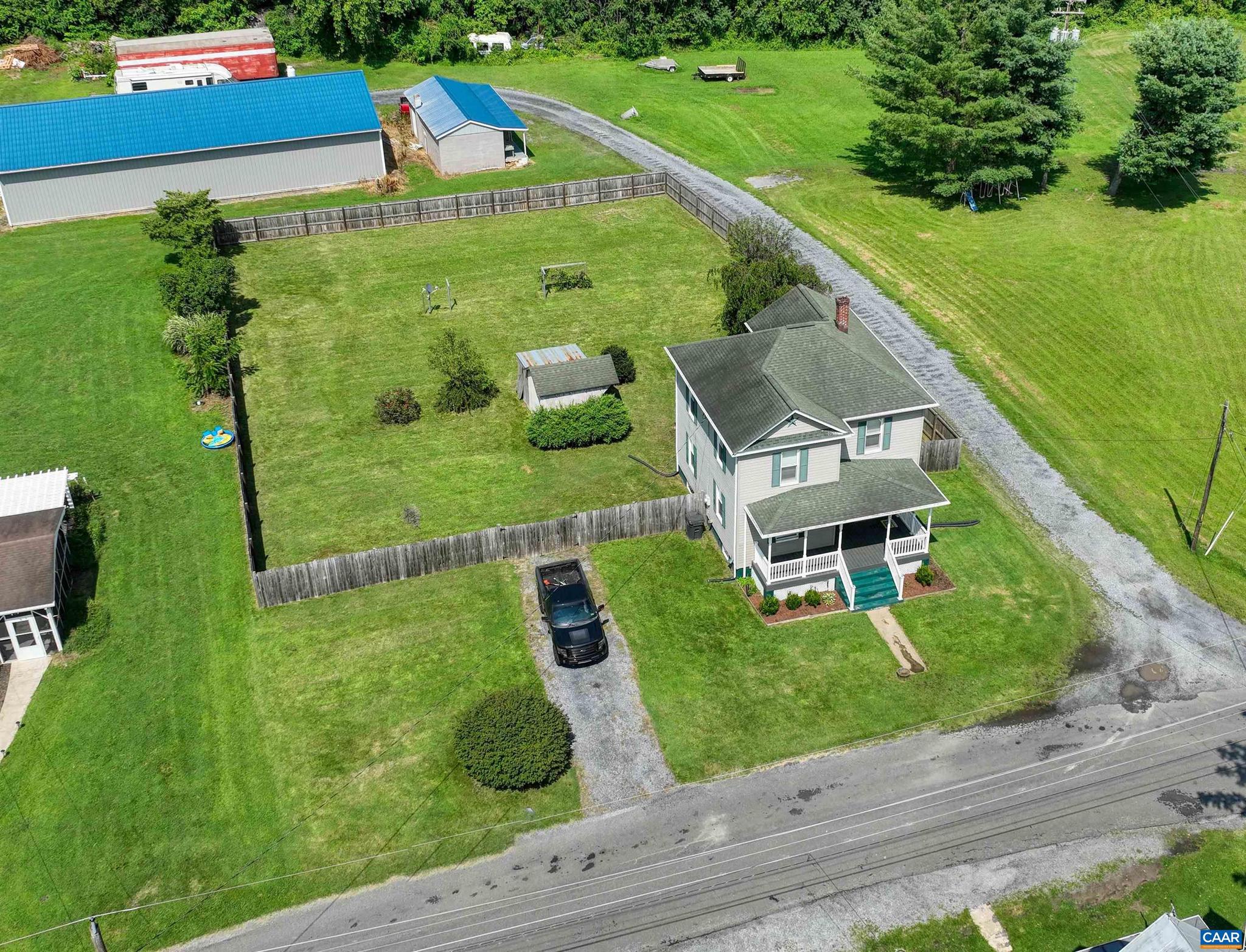 406 LONG AVE