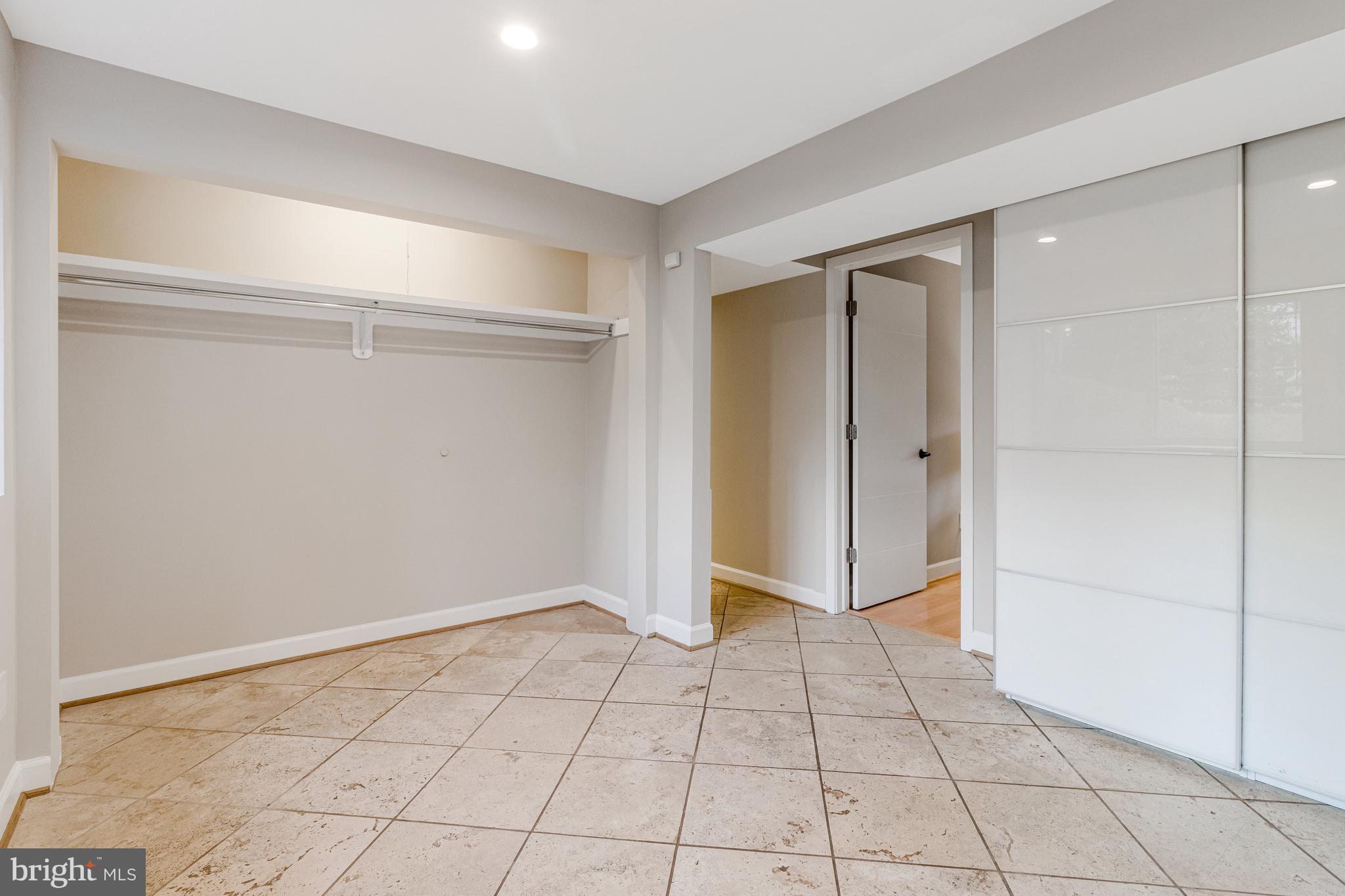 CARDEROCK SPRINGS - Residential Lease