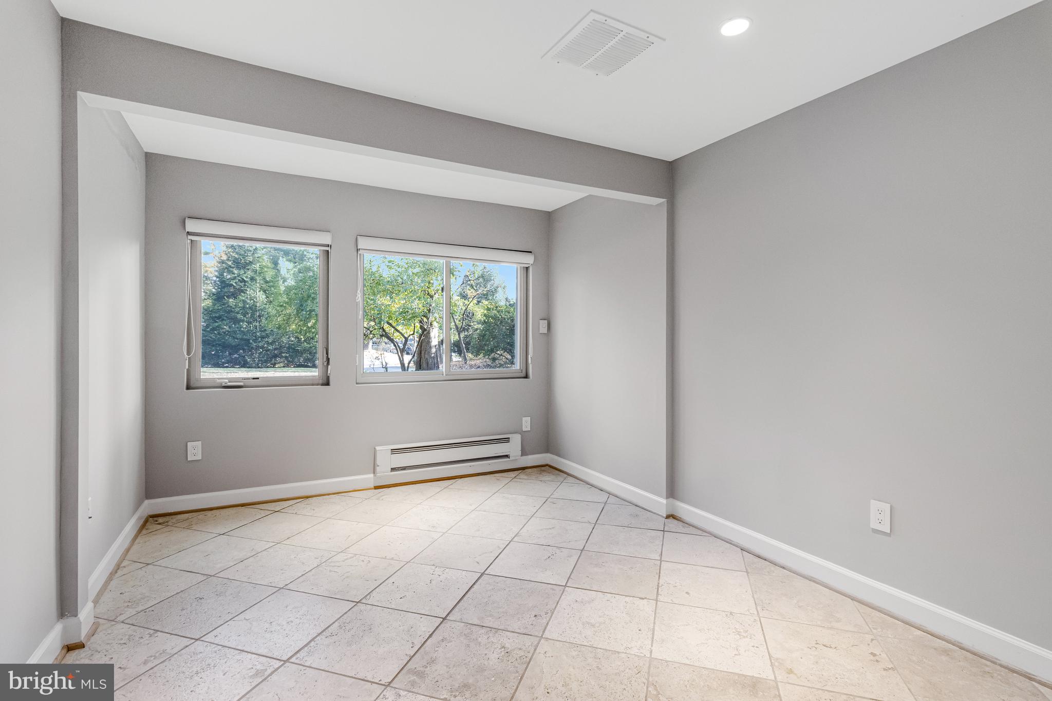 CARDEROCK SPRINGS - Residential Lease