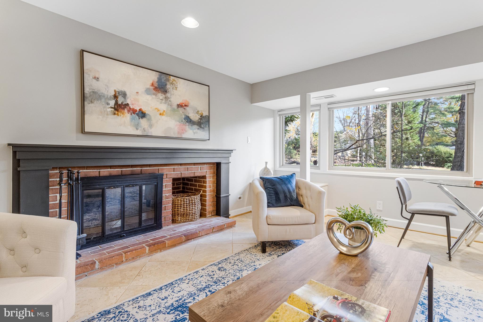 CARDEROCK SPRINGS - Residential Lease