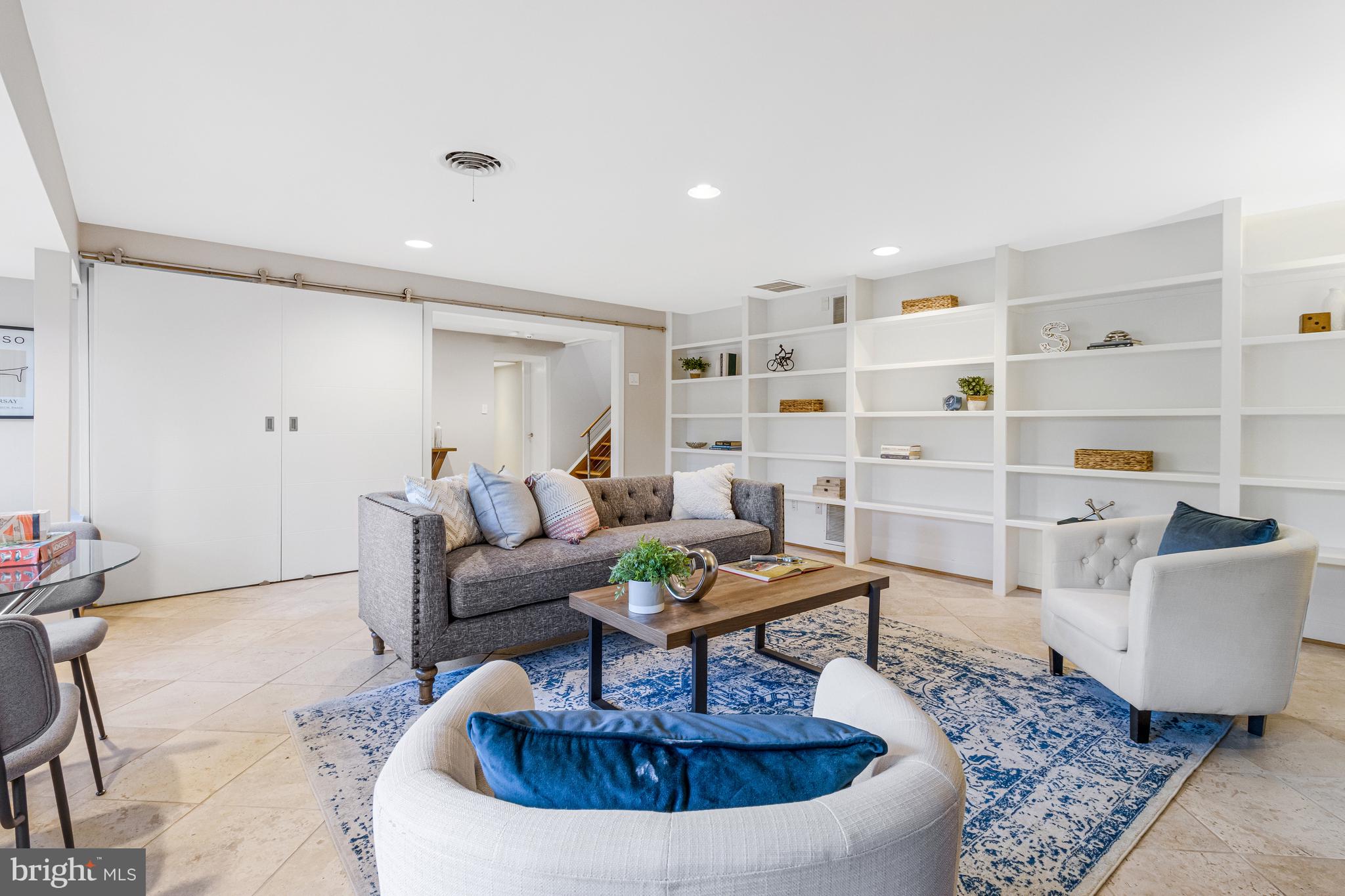 CARDEROCK SPRINGS - Residential Lease