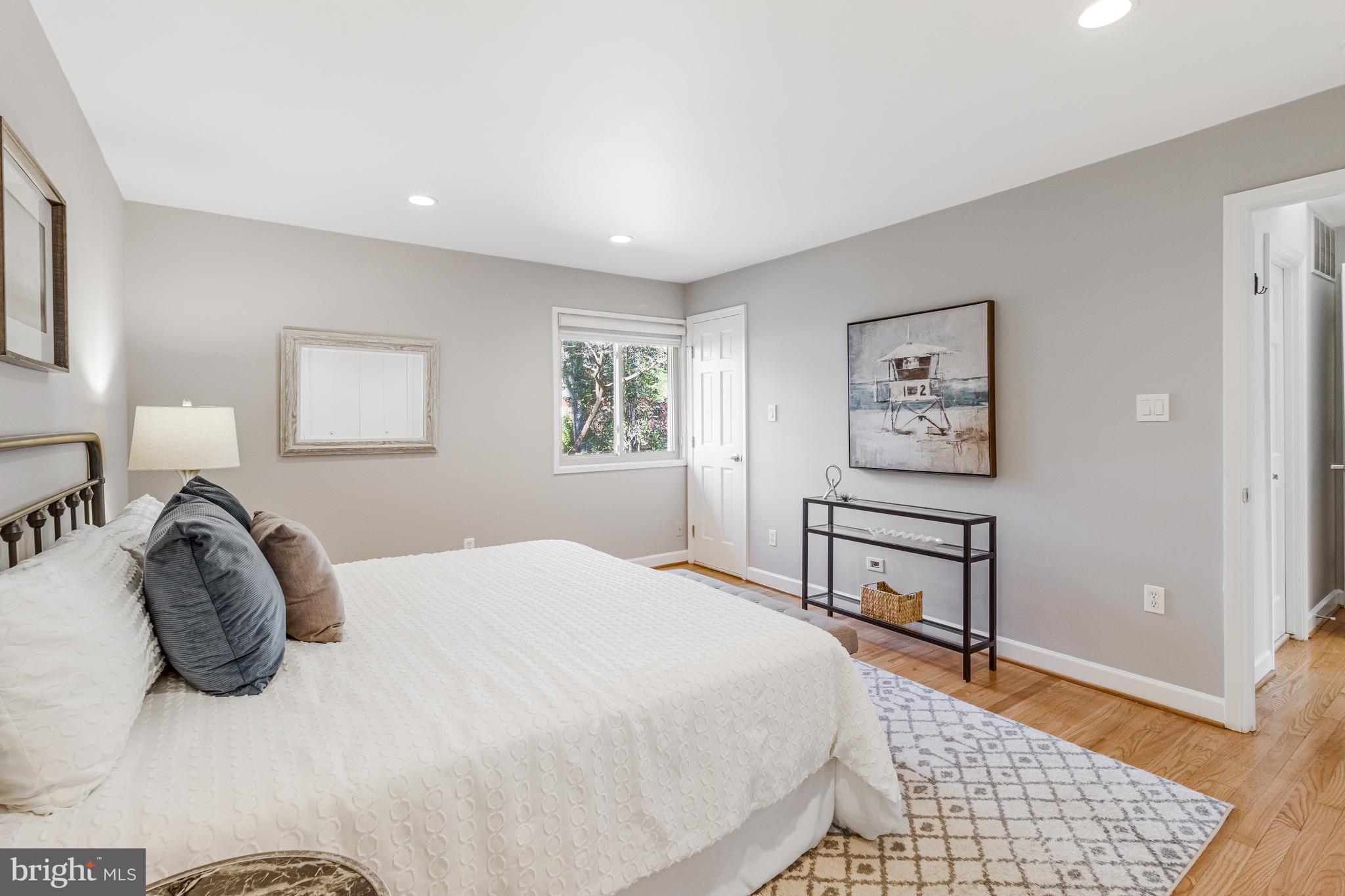 CARDEROCK SPRINGS - Residential Lease