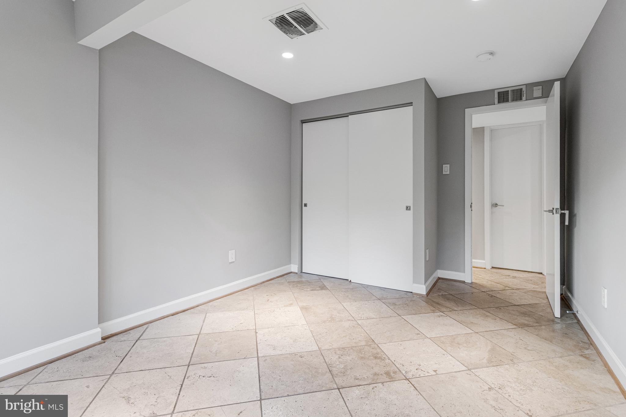 CARDEROCK SPRINGS - Residential Lease