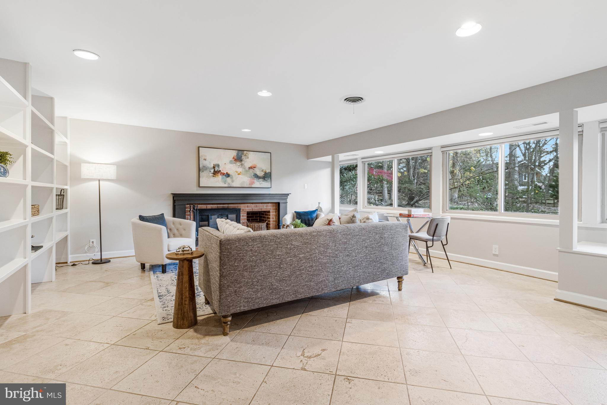 CARDEROCK SPRINGS - Residential Lease