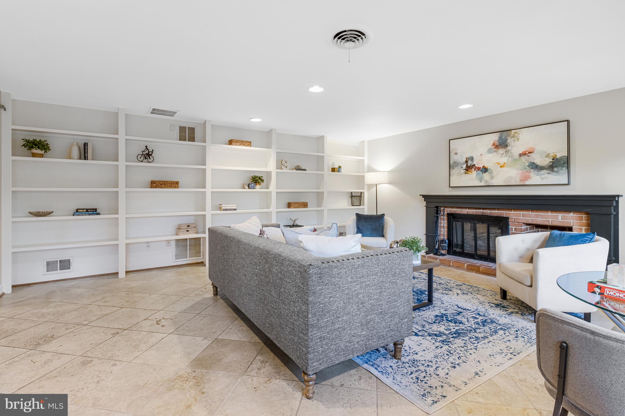 CARDEROCK SPRINGS - Residential Lease