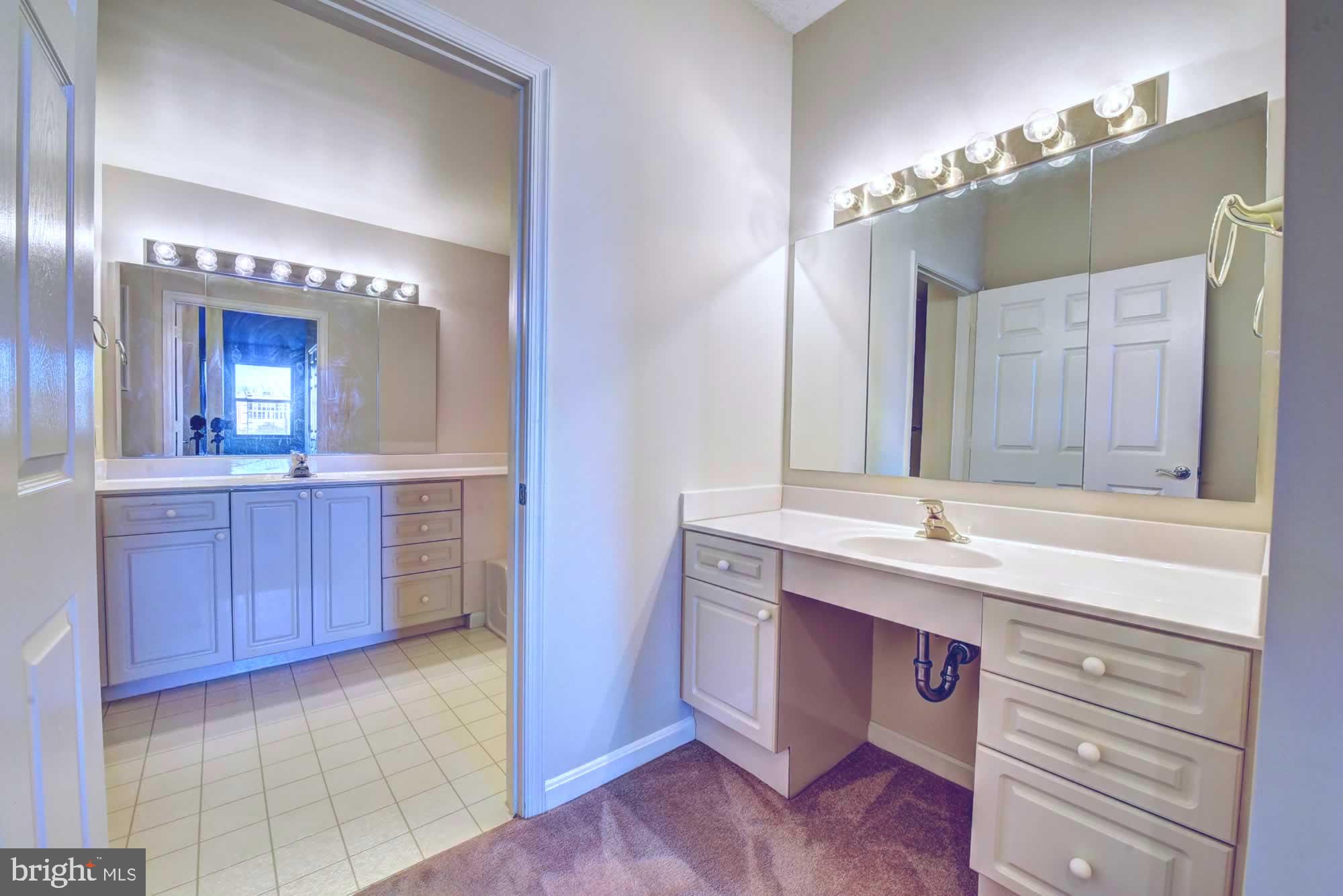 LEISURE WORLD - Residential