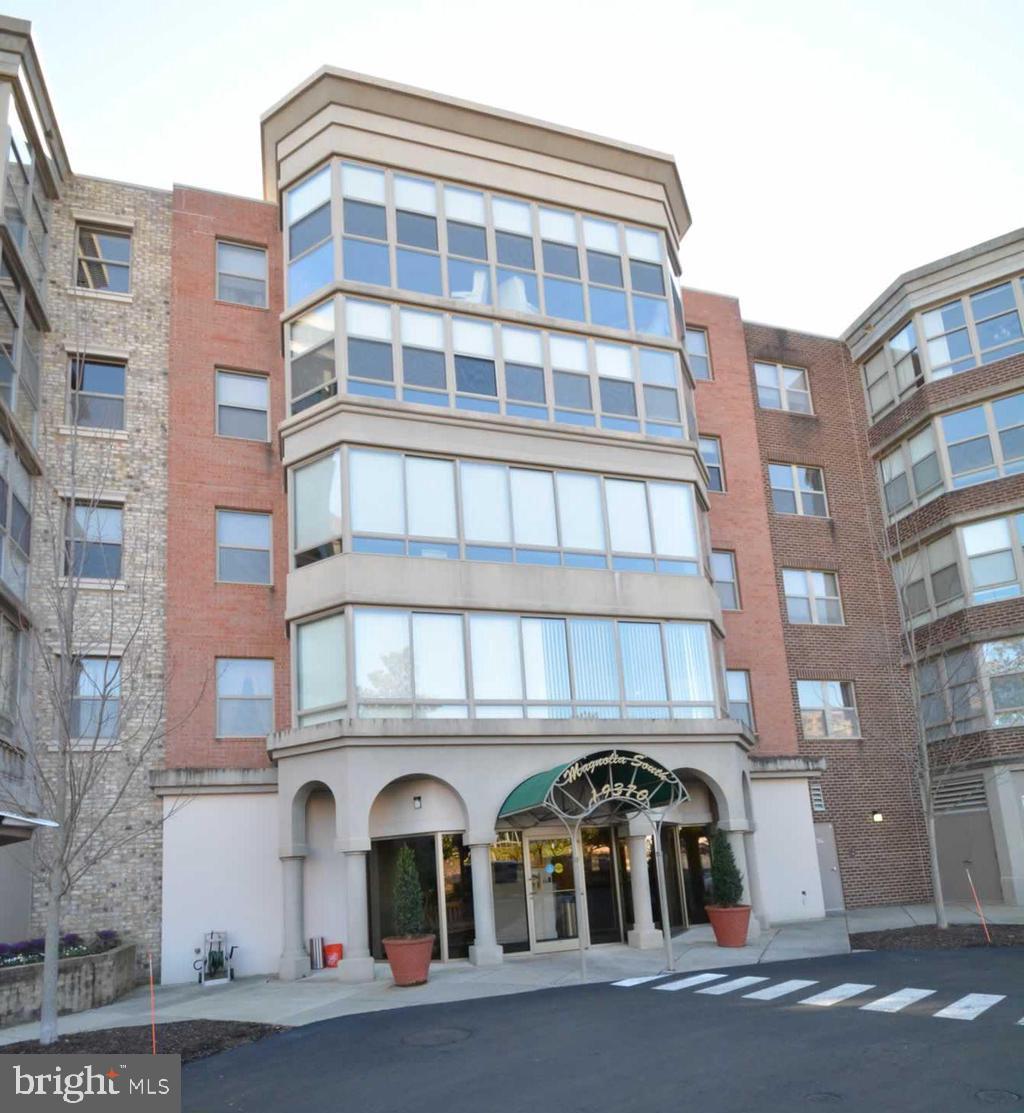 LEISURE WORLD - Residential