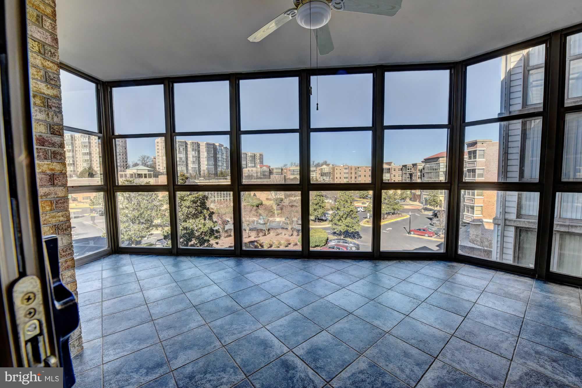 LEISURE WORLD - Residential