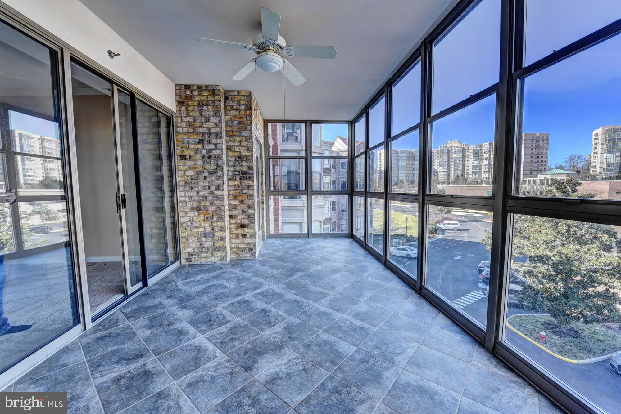 LEISURE WORLD - Residential