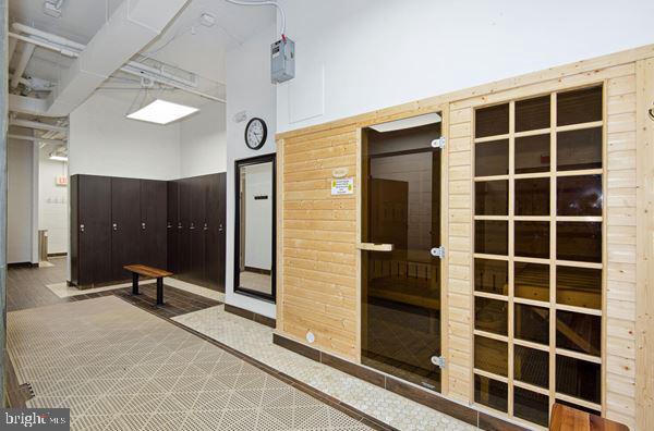 LEISURE WORLD - Residential