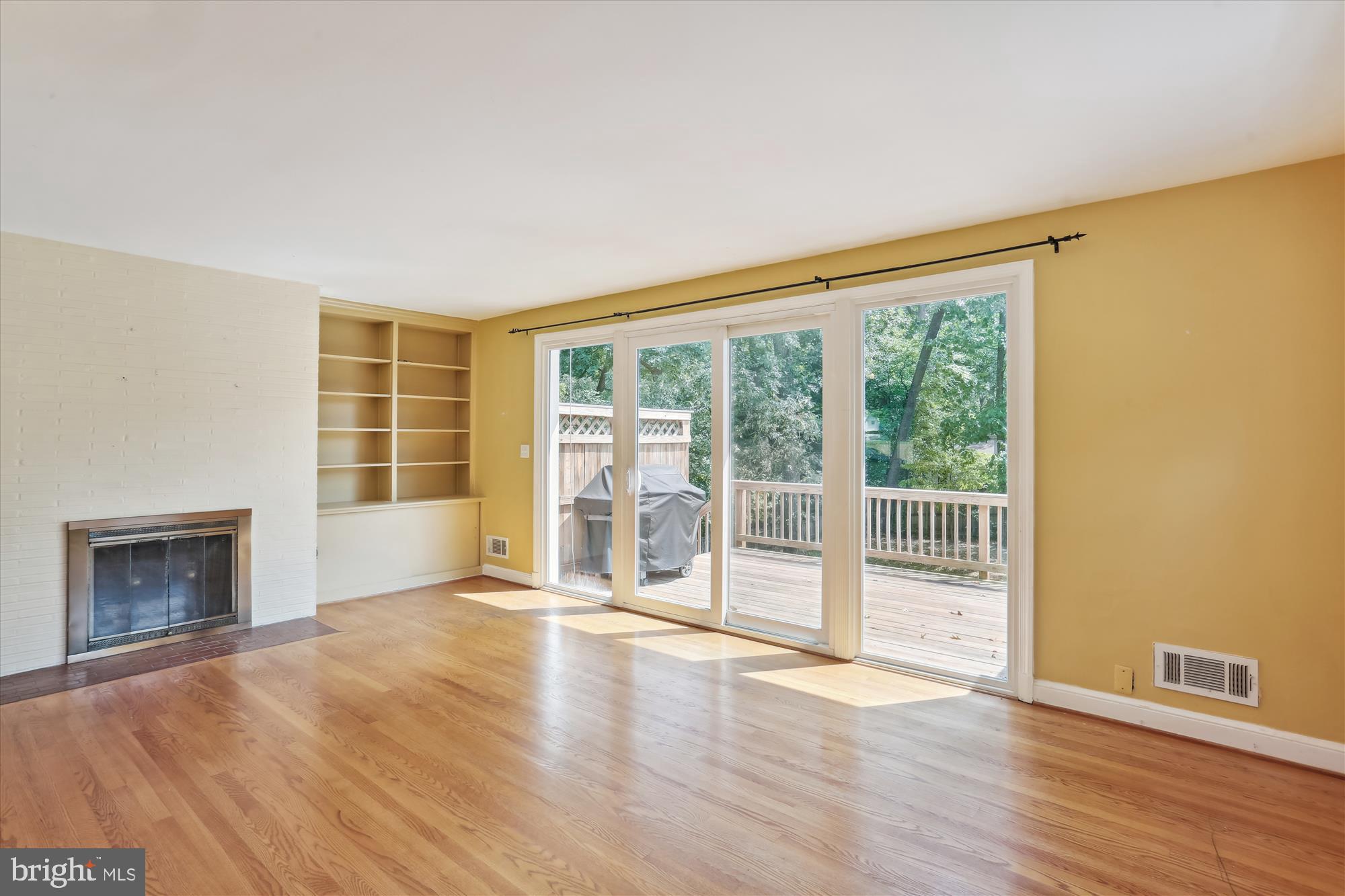 BRADLEY HILLS - Residential