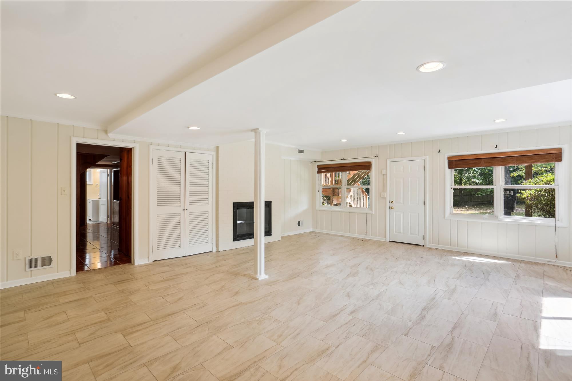 BRADLEY HILLS - Residential