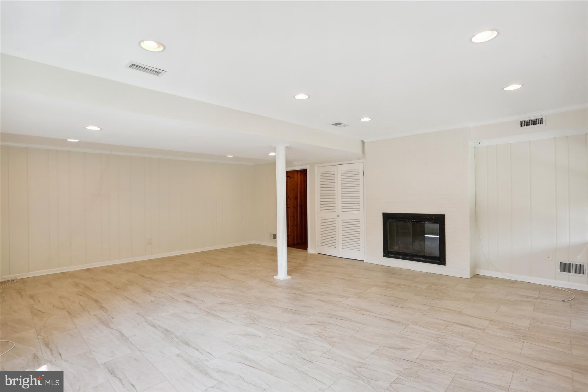 BRADLEY HILLS - Residential