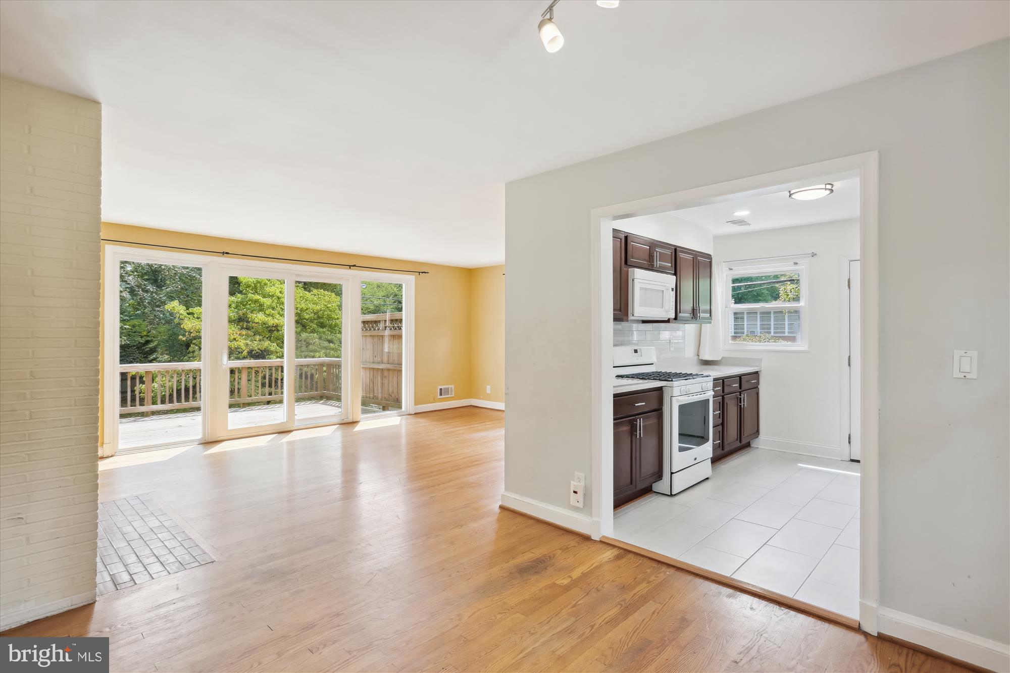 BRADLEY HILLS - Residential