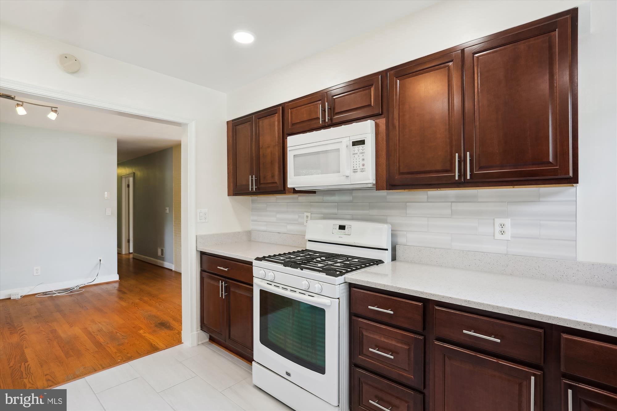 BRADLEY HILLS - Residential