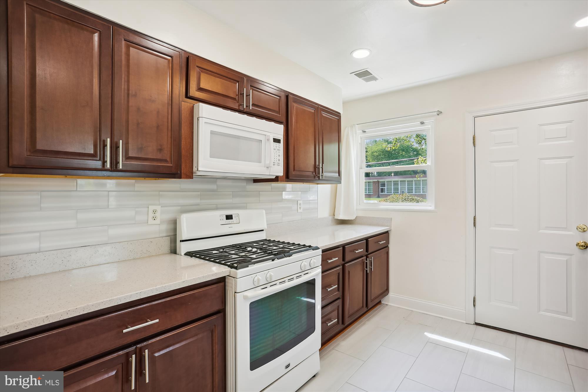 BRADLEY HILLS - Residential