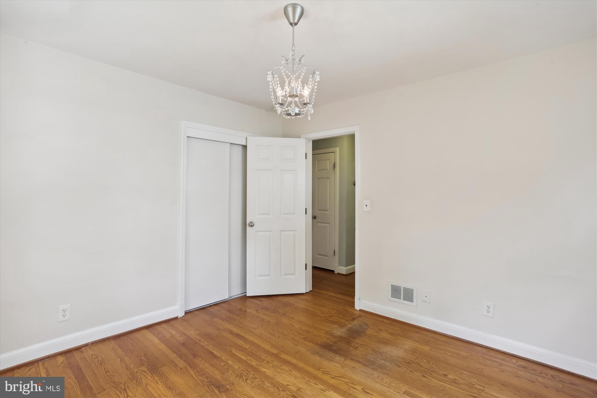 BRADLEY HILLS - Residential