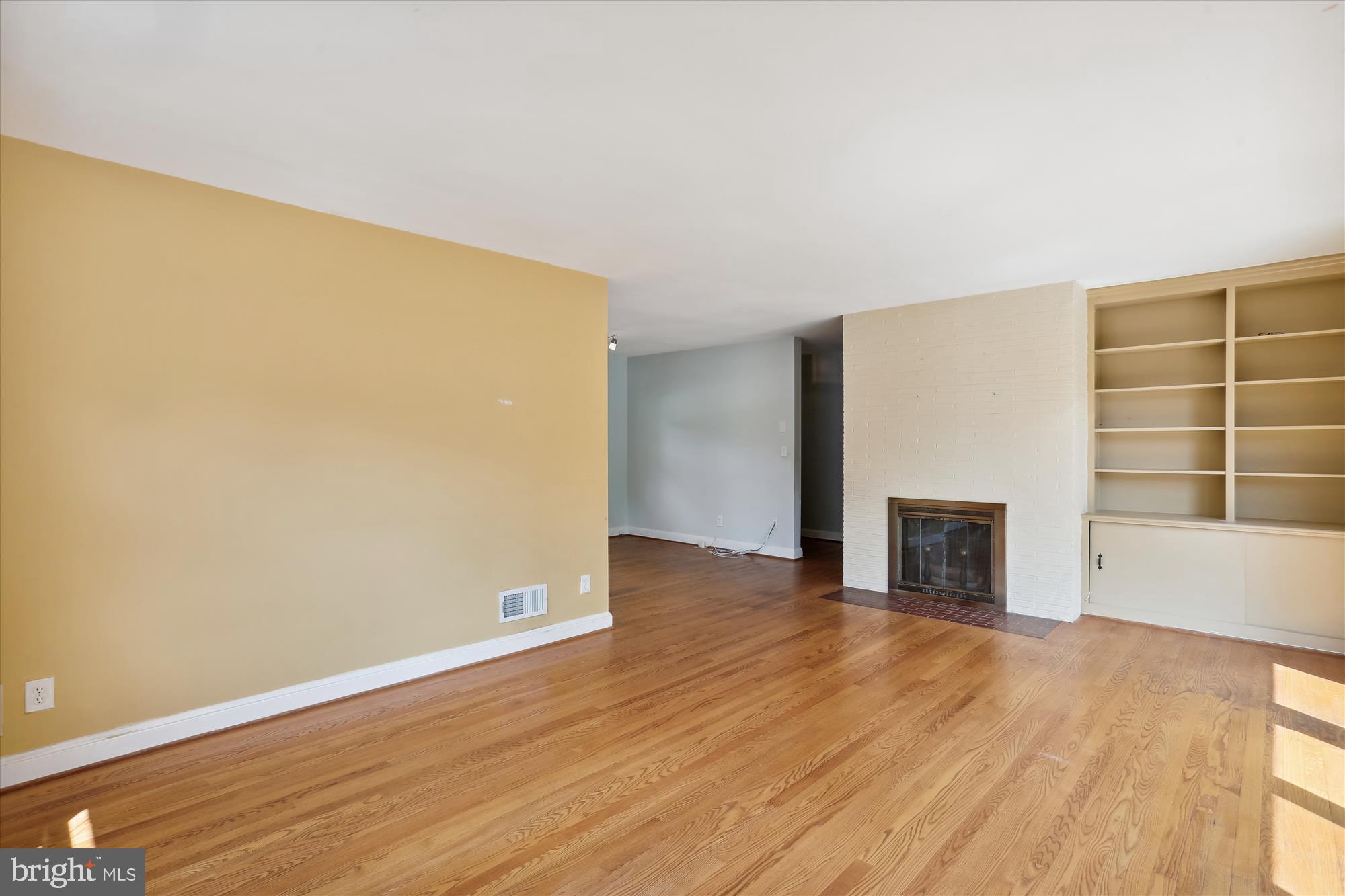 BRADLEY HILLS - Residential