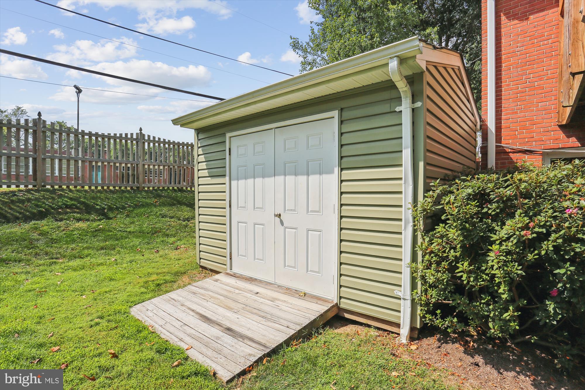 BRADLEY HILLS - Residential