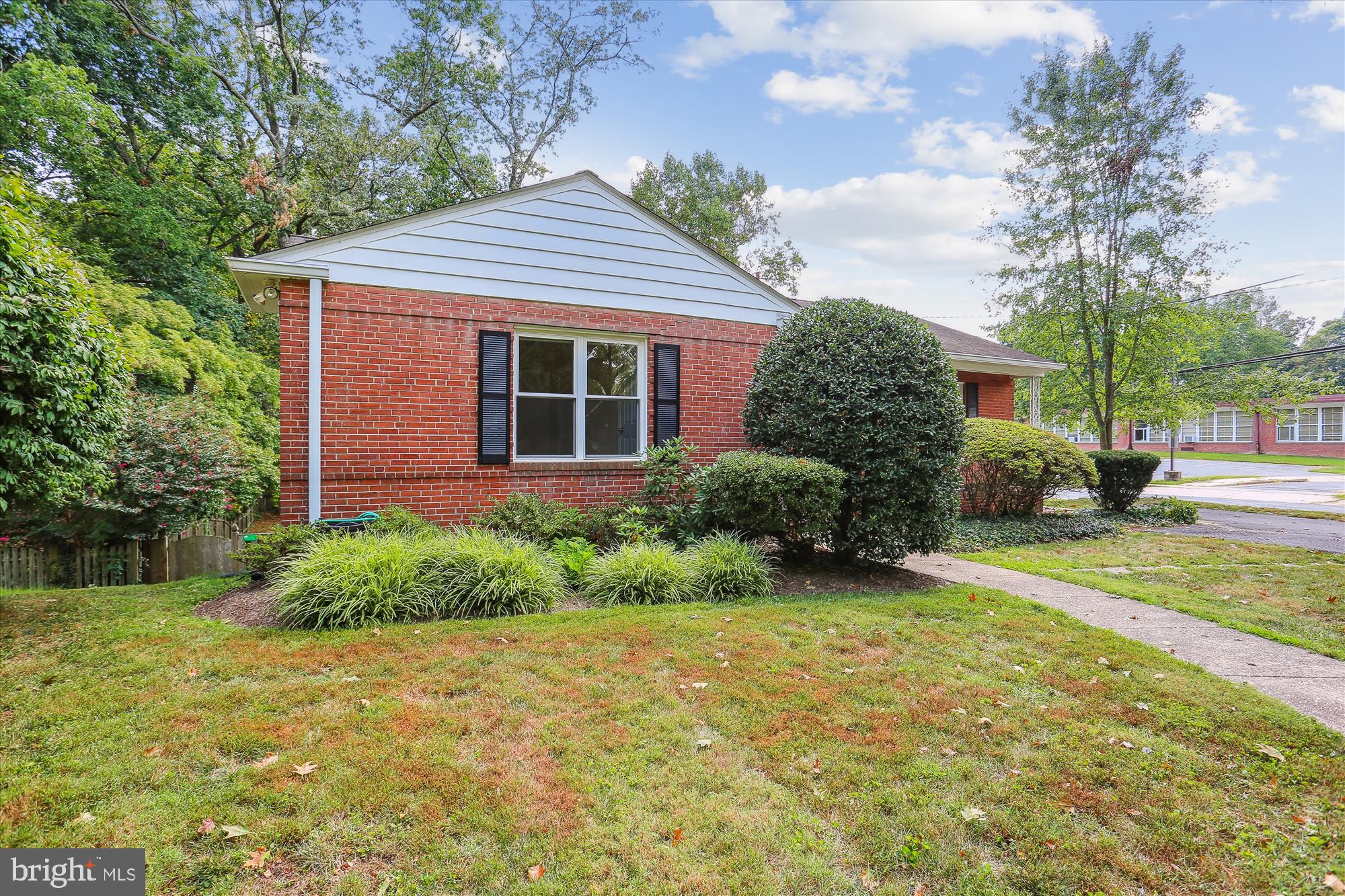 BRADLEY HILLS - Residential