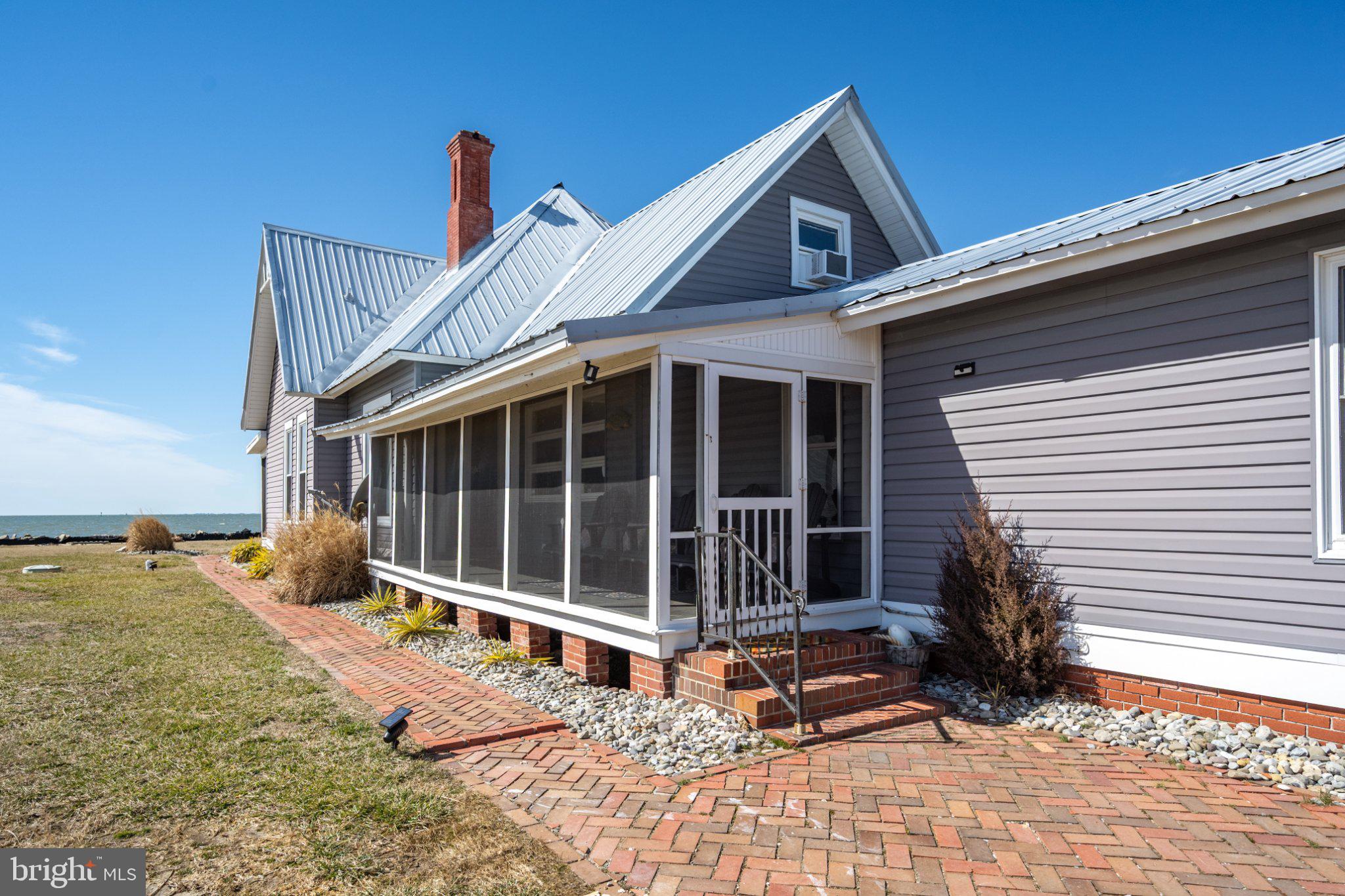 1 LAVALLETTE