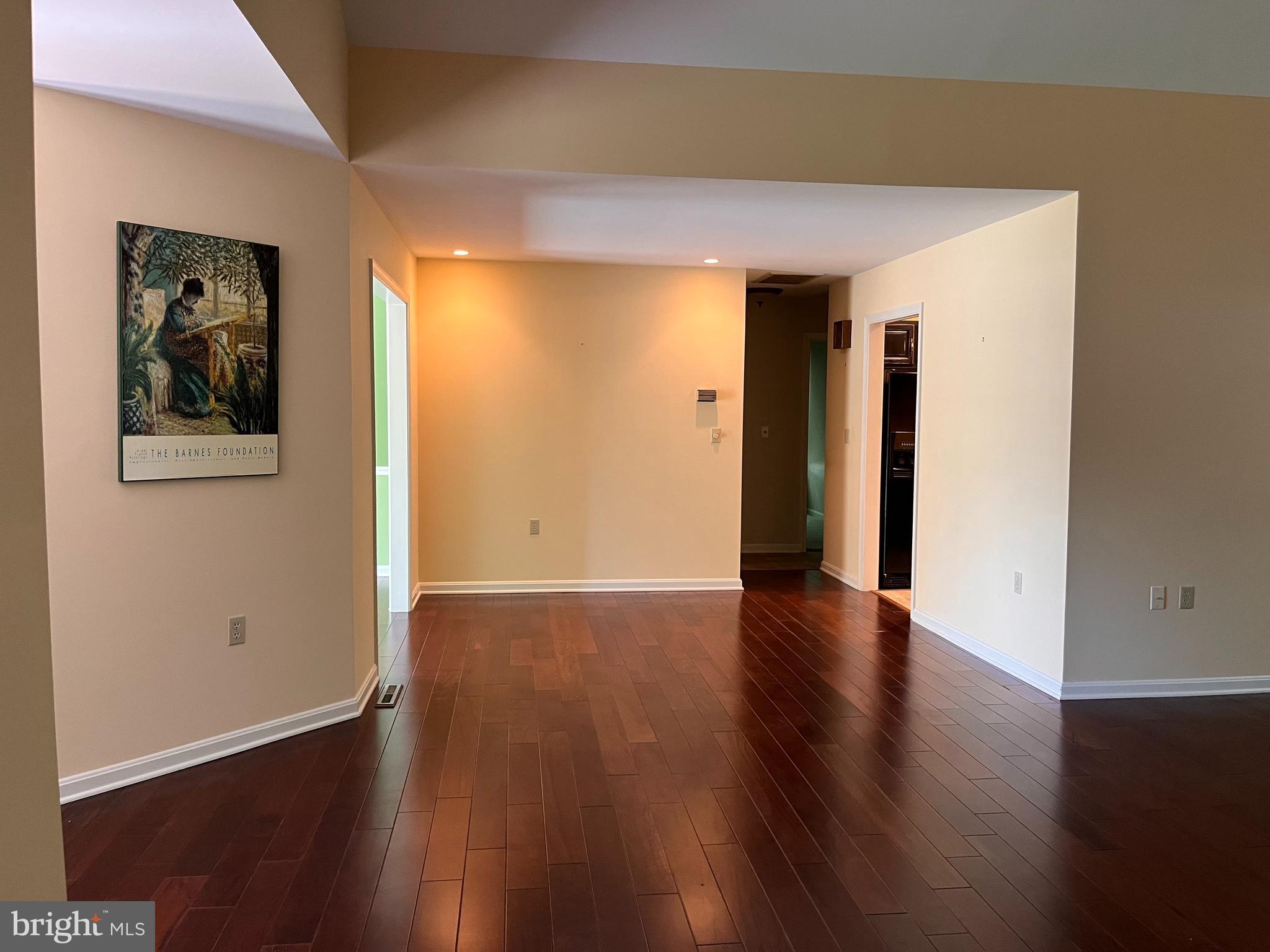 SOUTH BEECHWOOD - Residential