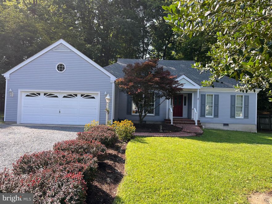 Well maintained one level 3 Br, 2 bath home in the highly sought after South Beechwood community. Tucked away on the Cul-de-sac , backs to the woods. Oversized living room with vaulted ceiling and fireplace, formal dining room, hardwood floors and 2 car garage. Minutes to downtown Easton and 15 minutes to St. Michaels.