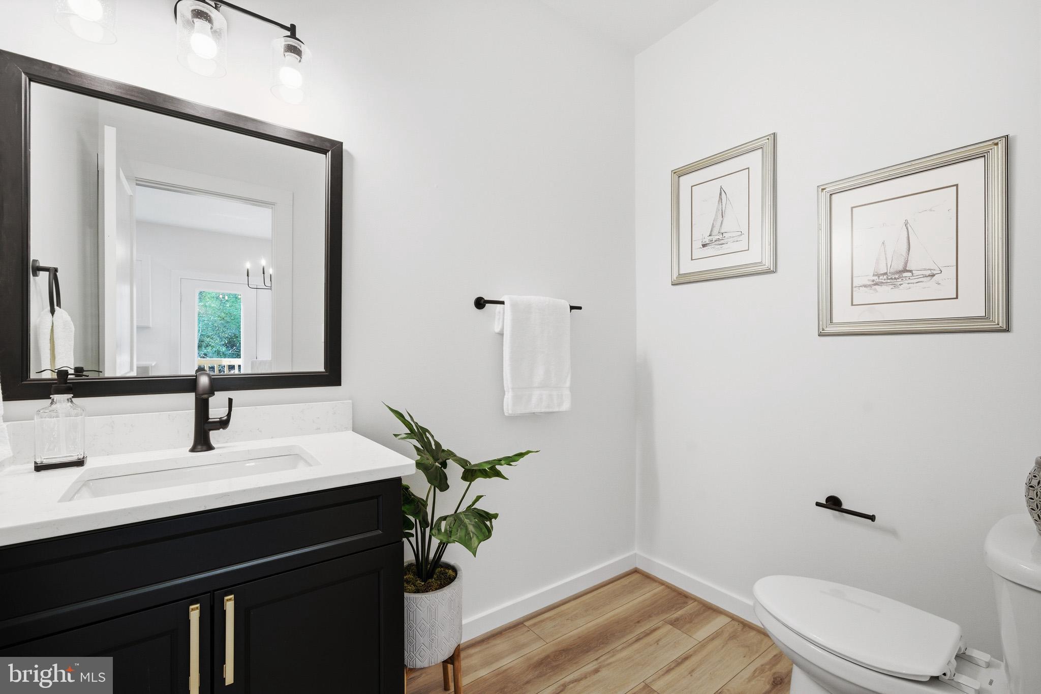 HAWKS NEST - Residential