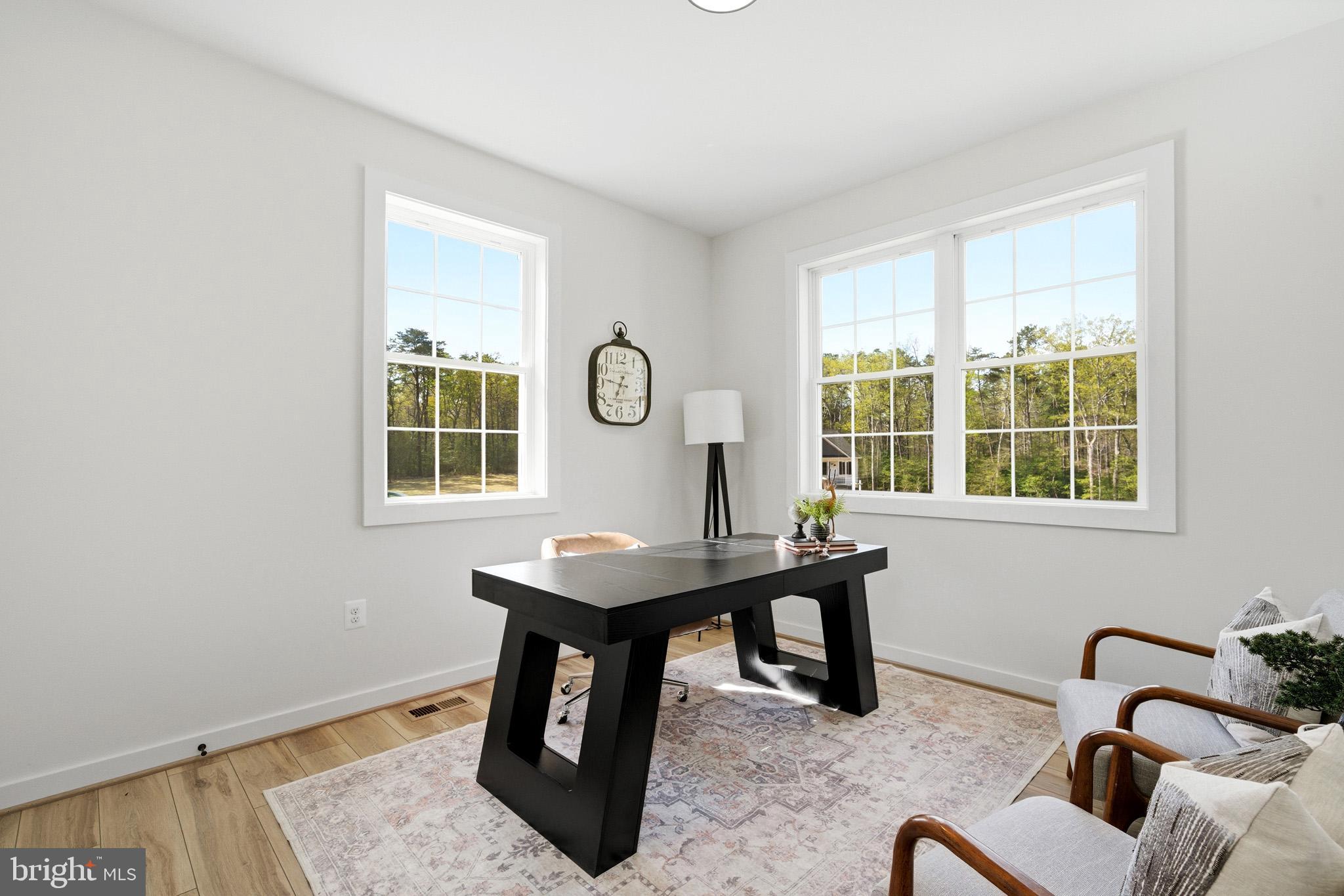 HAWKS NEST - Residential