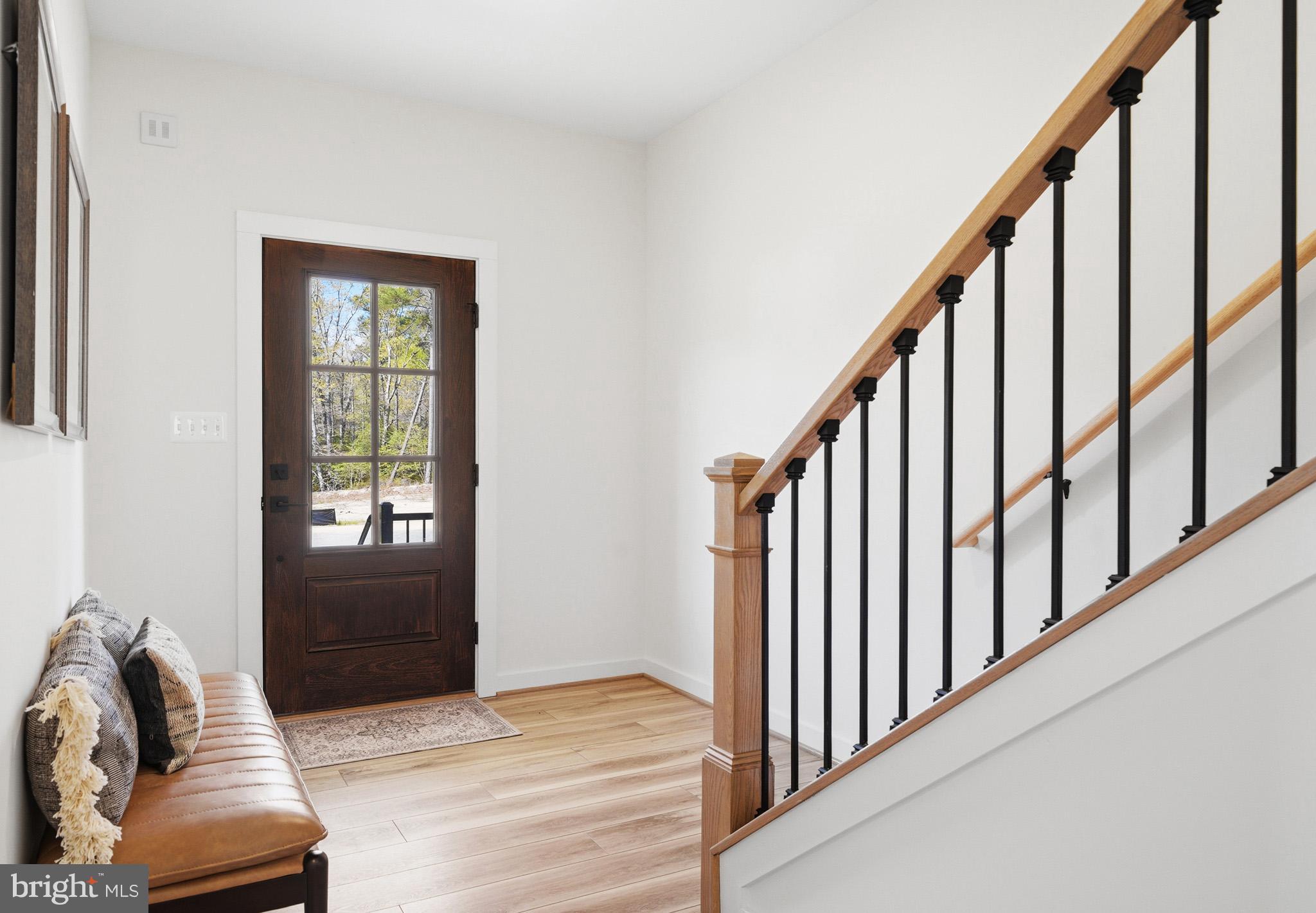 HAWKS NEST - Residential