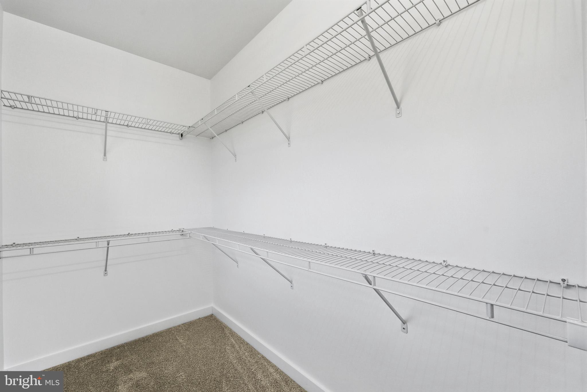 HAWKS NEST - Residential