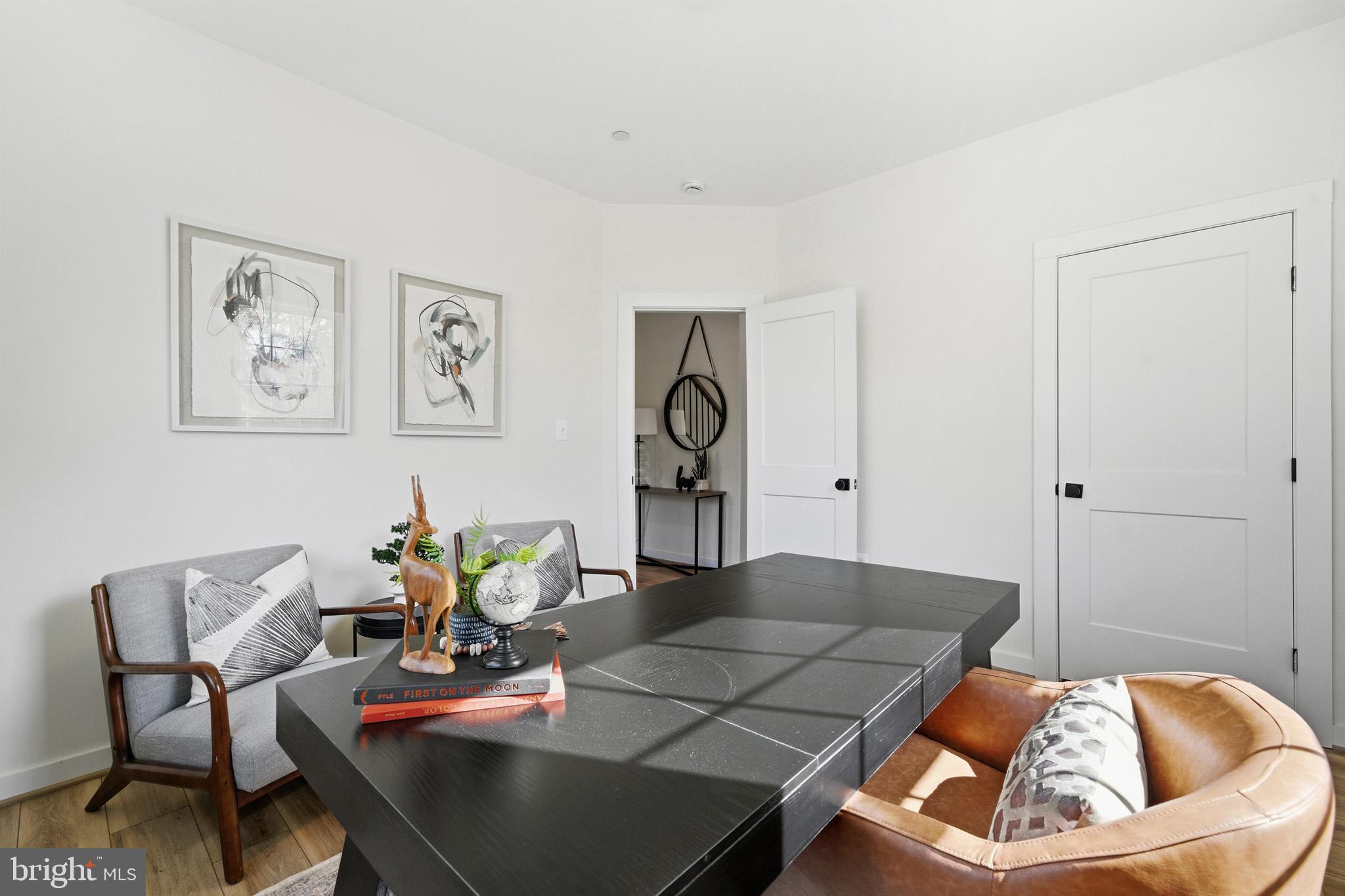 HAWKS NEST - Residential