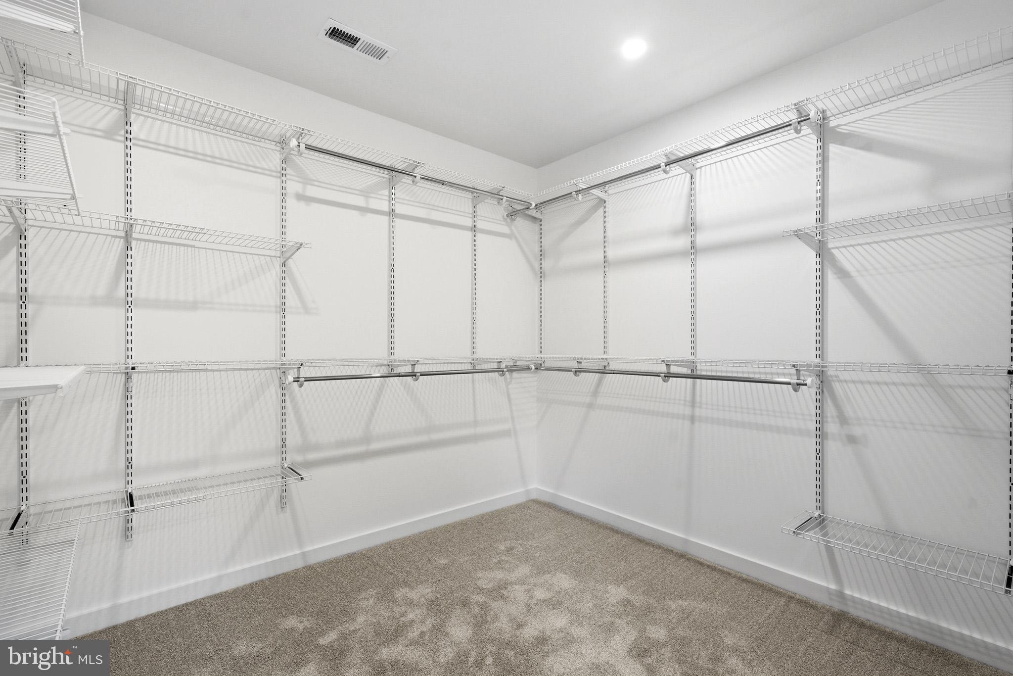 HAWKS NEST - Residential